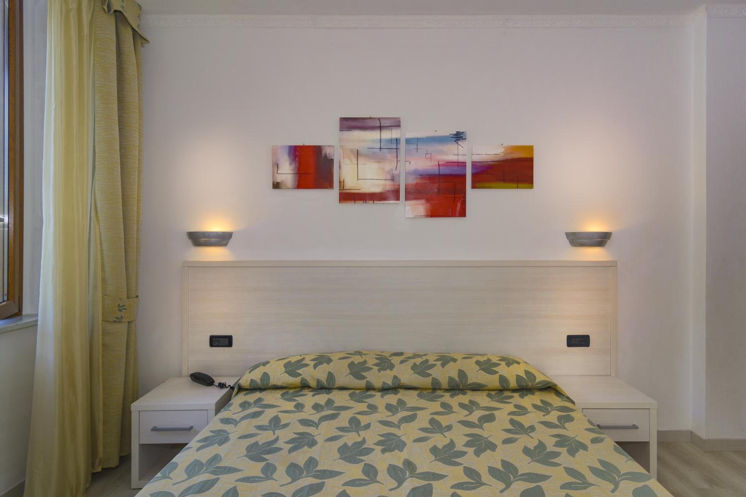 Double Room - Photo 12