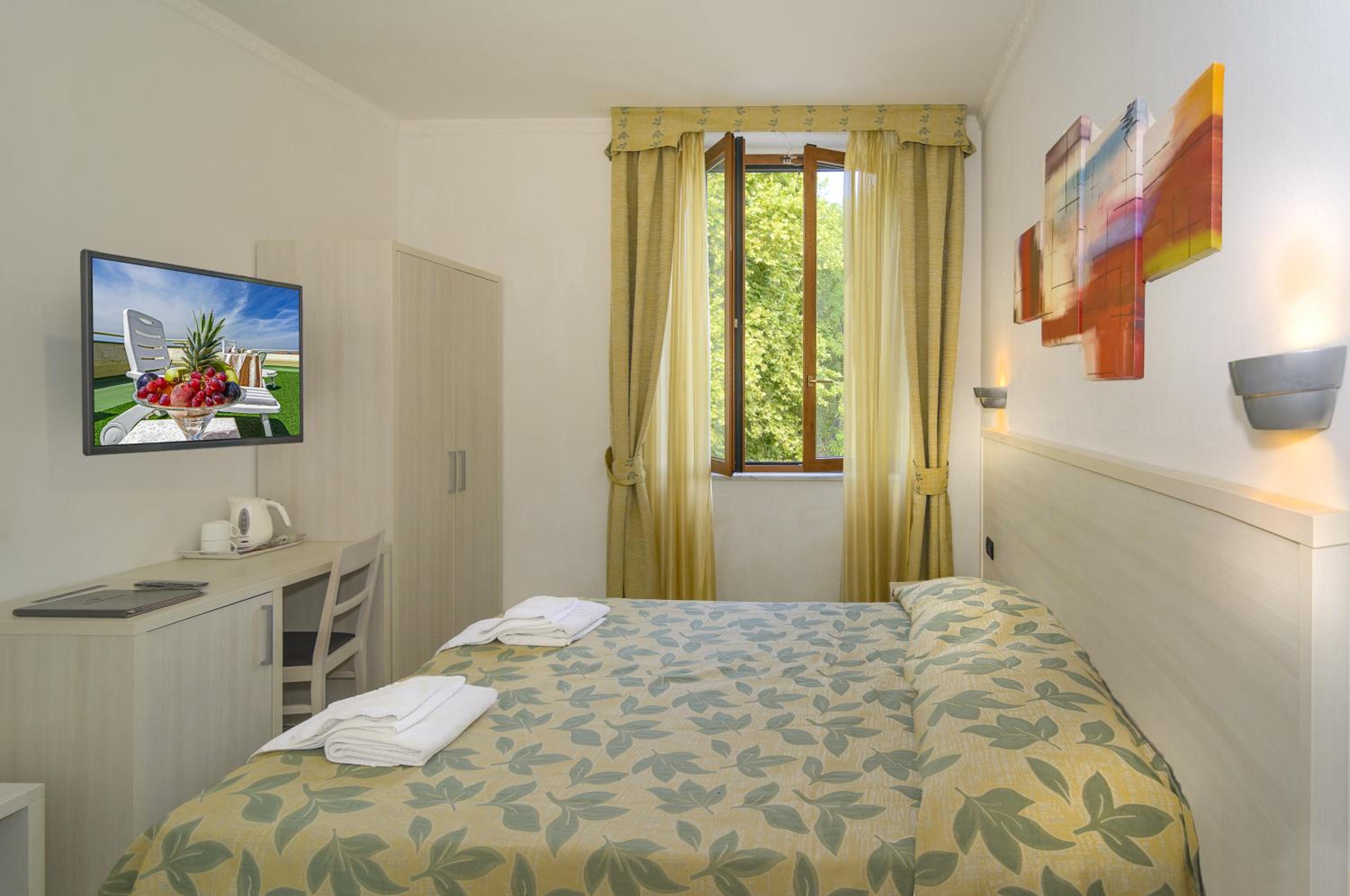 Double Room - Photo 10