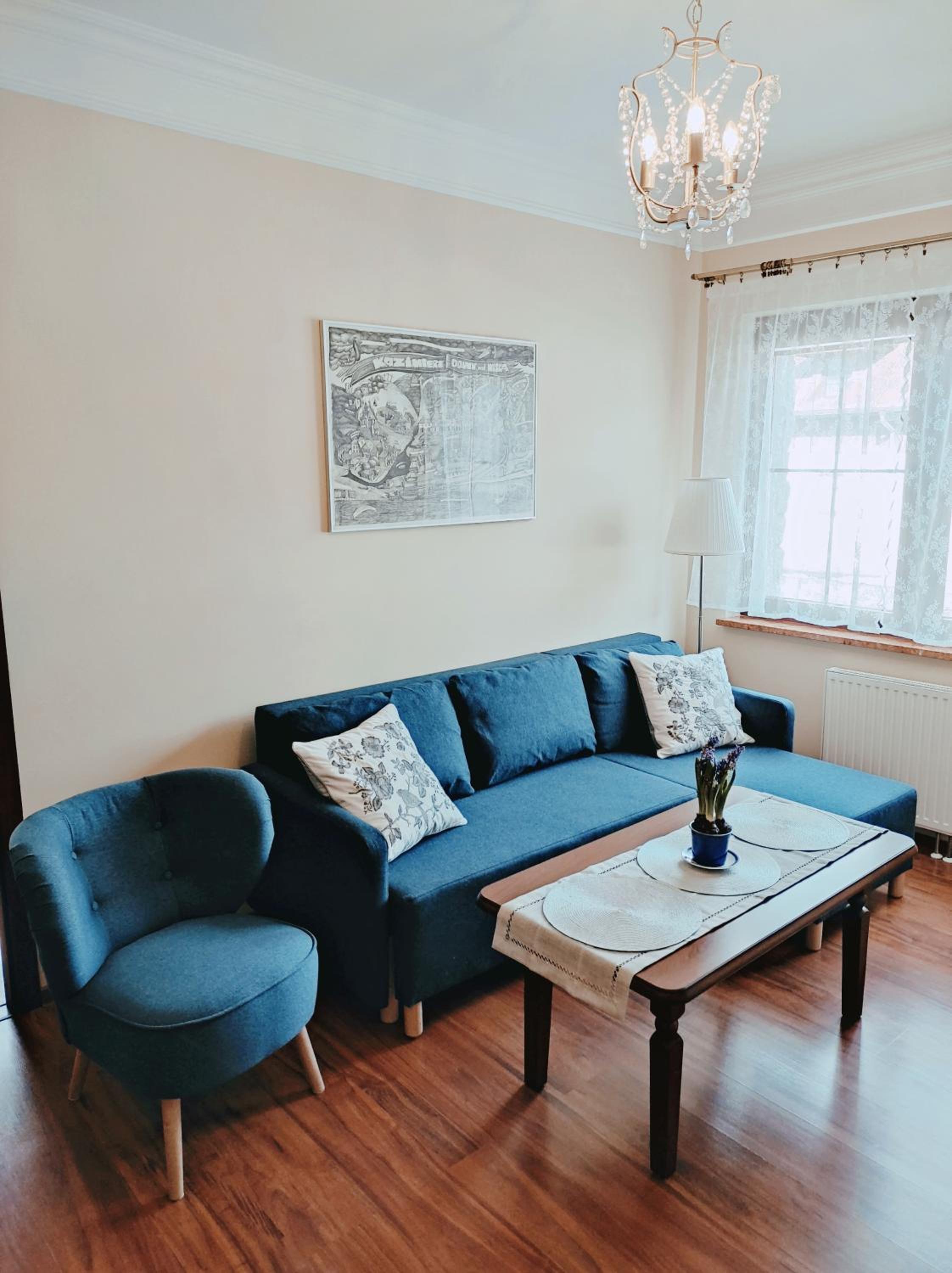 One-Bedroom Apartment - Photo 3