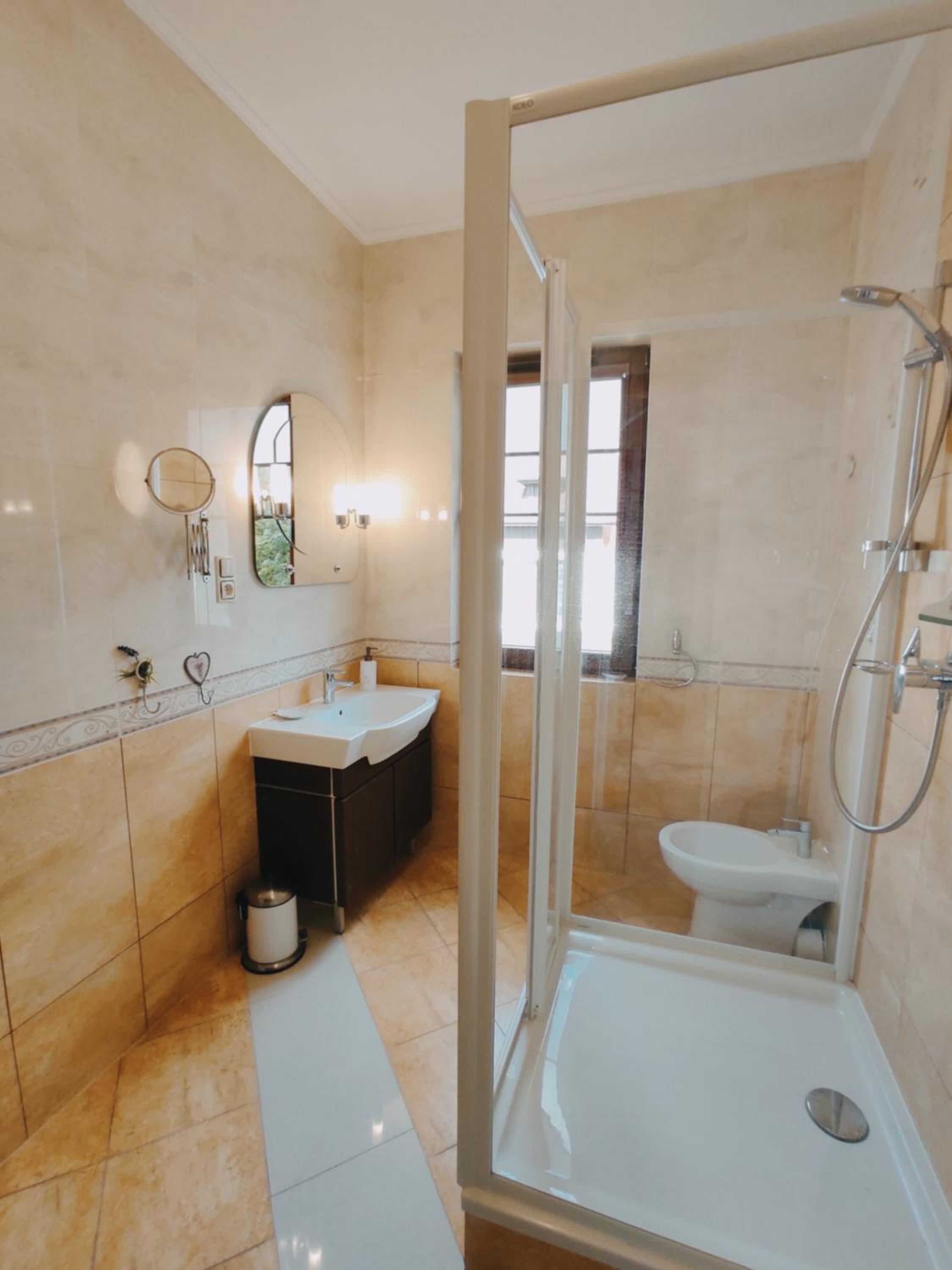 One-Bedroom Apartment - Photo 6