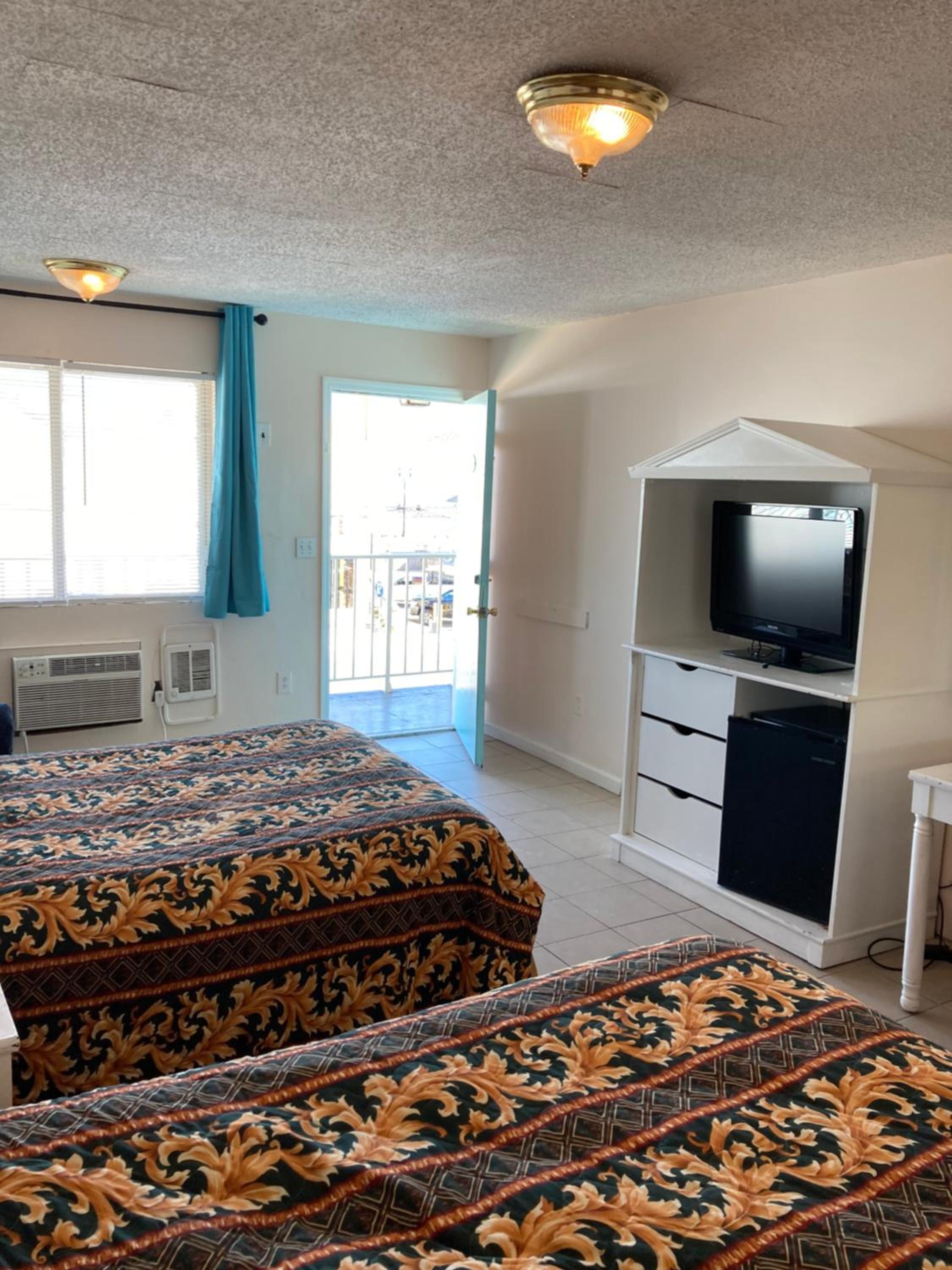 Standard Room with Two Double Beds photo 1