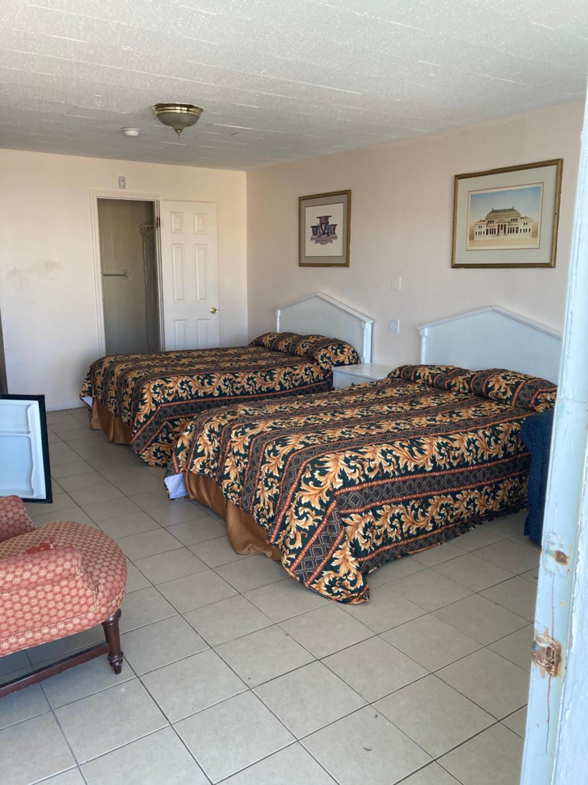 Standard Room with Two Double Beds photo 3