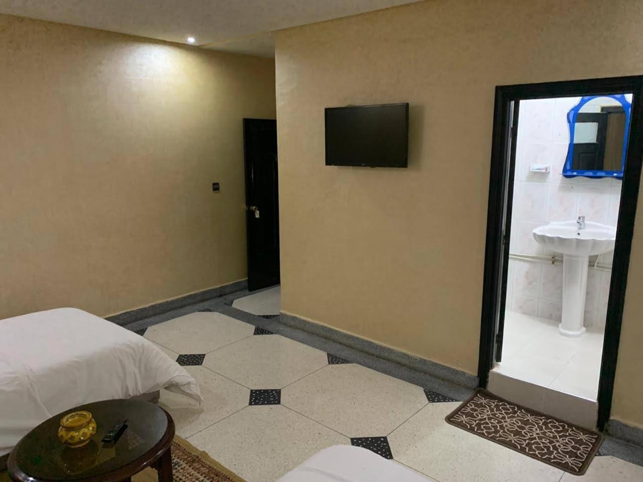Twin Room - Photo 1