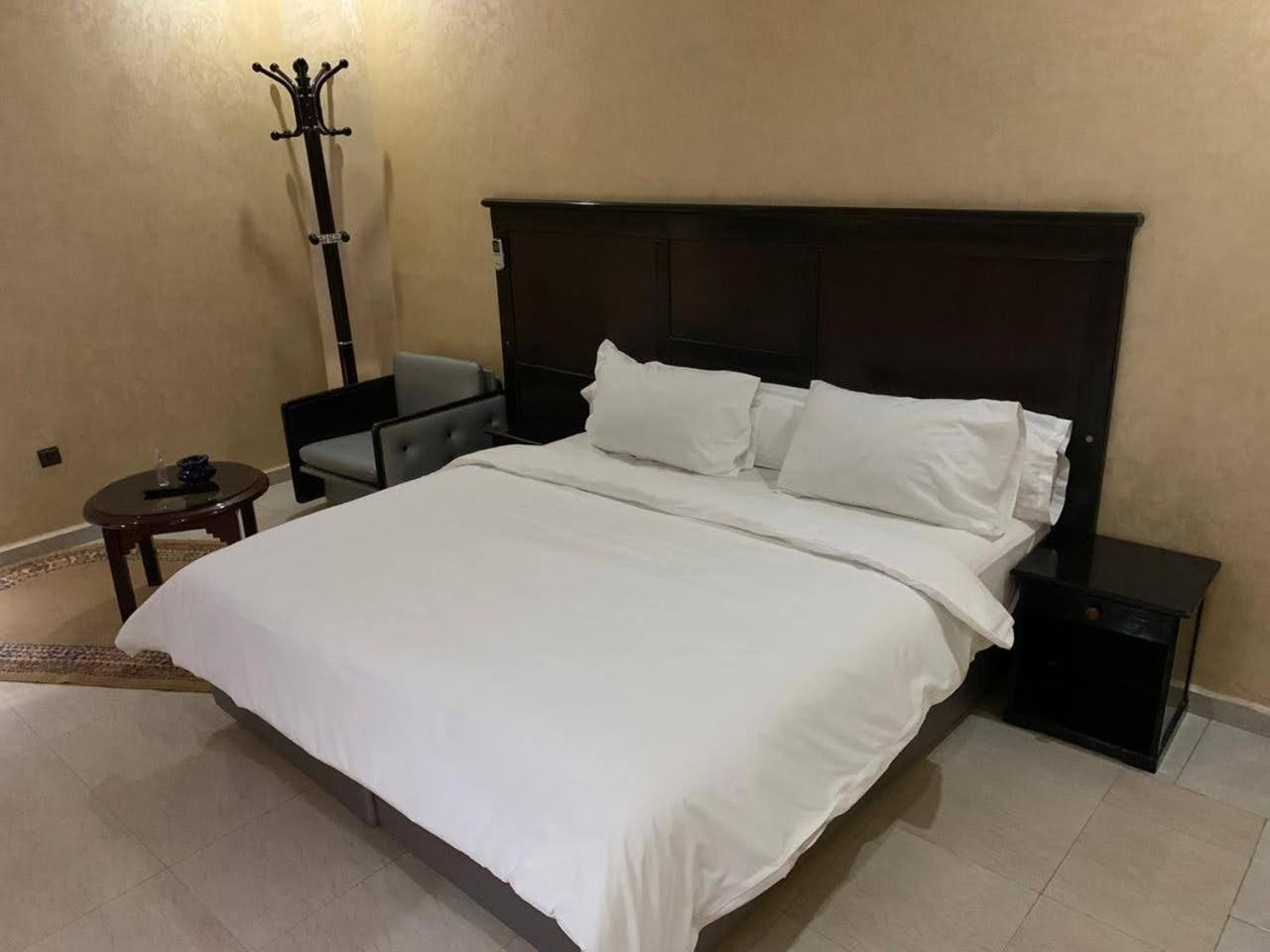 Twin Room - Photo 3