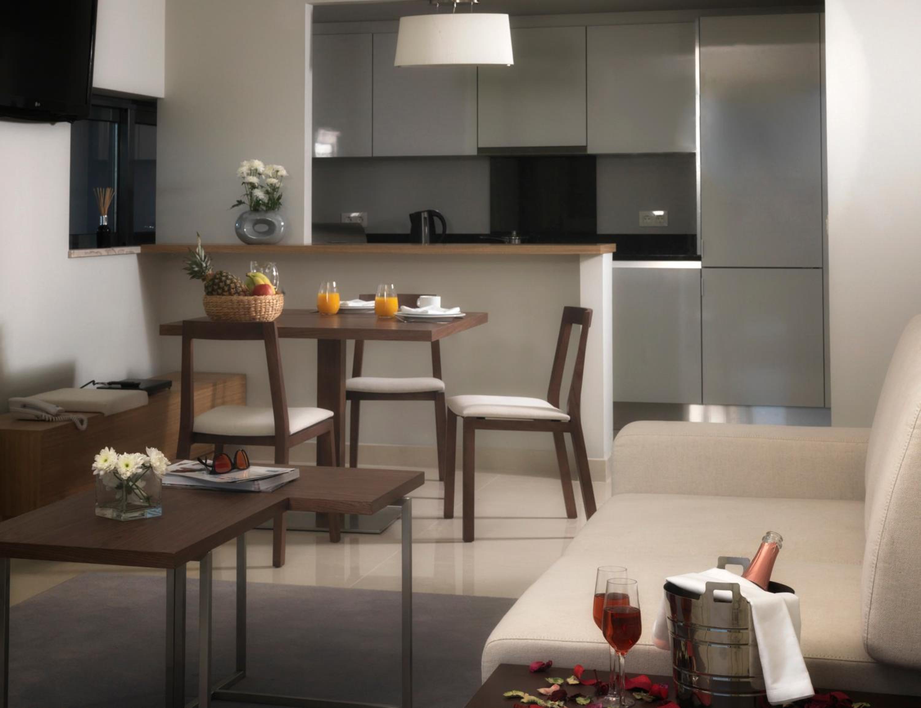Standard Junior Suite - Photo 1