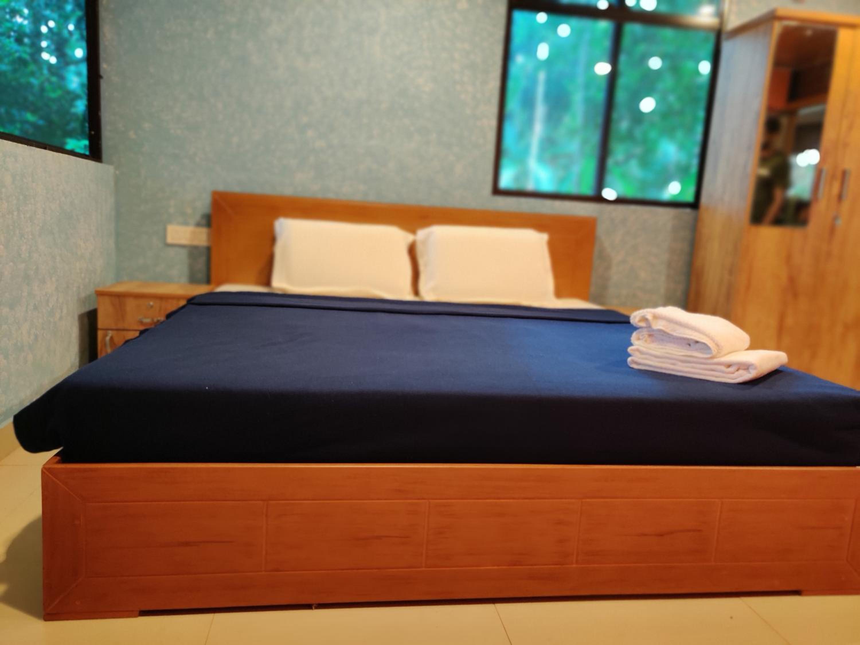 Deluxe Double Room with Balcony and Lake View photo 3