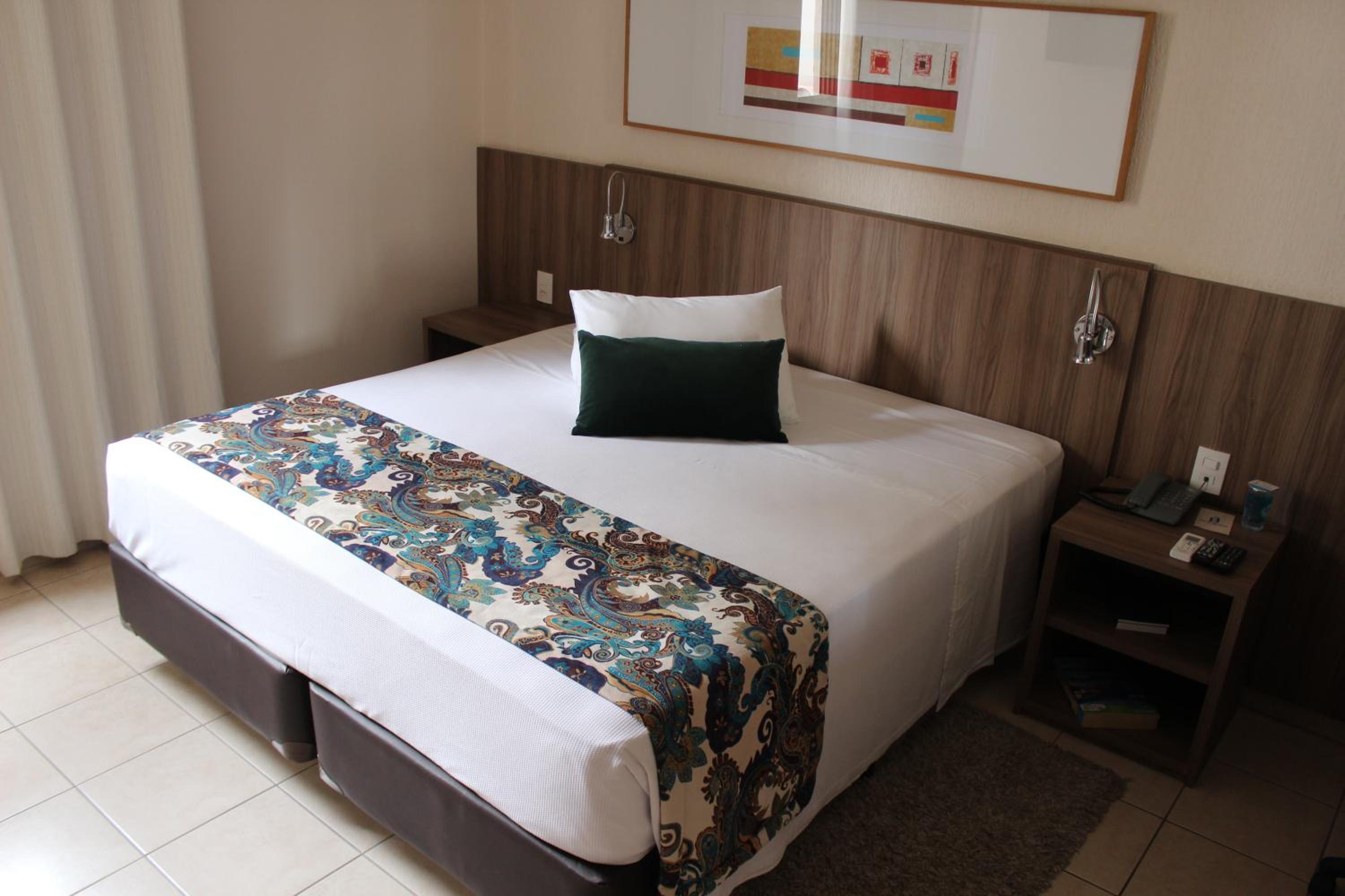 Deluxe King Room photo 1