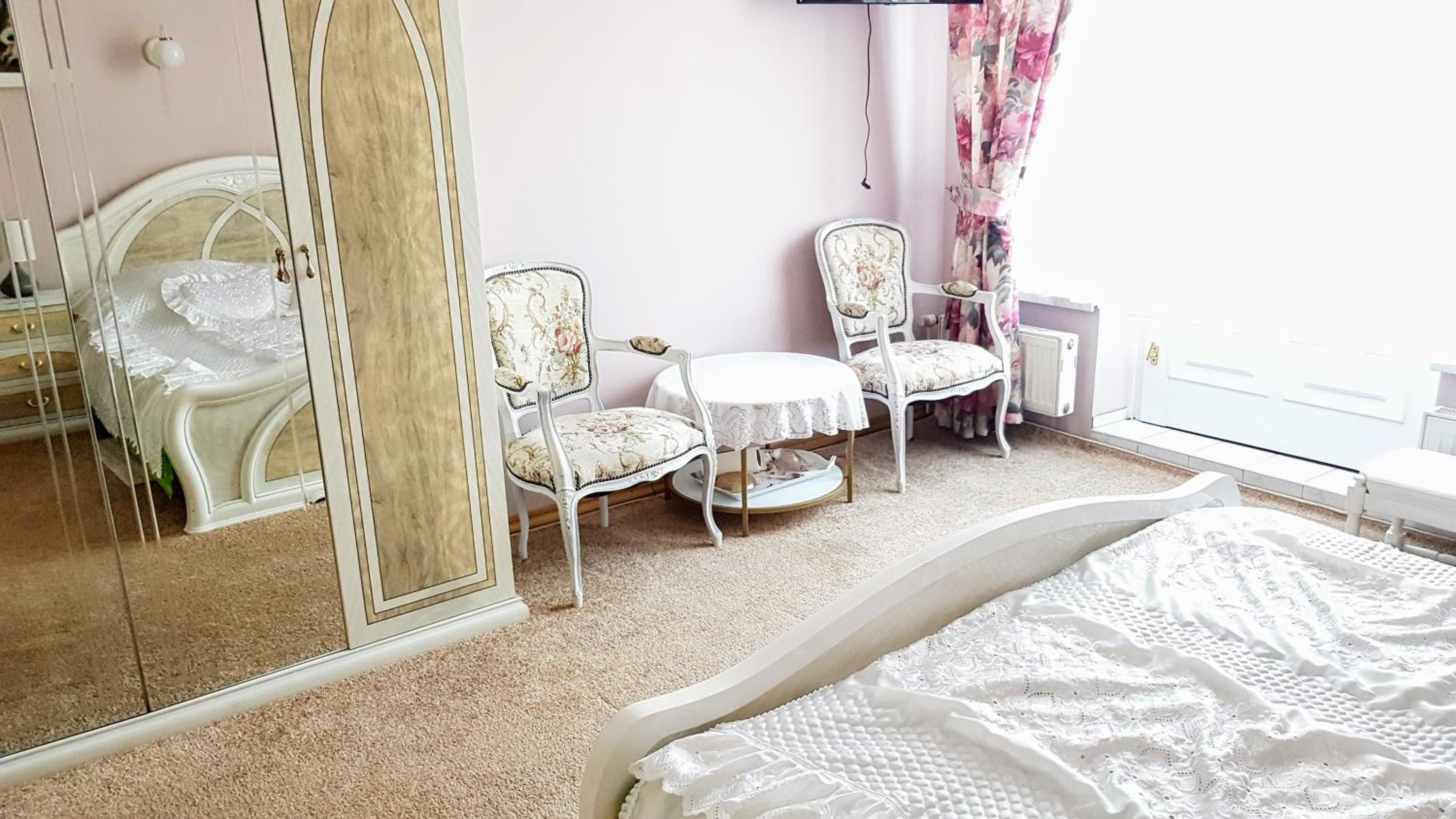 Large Double Room photo 3