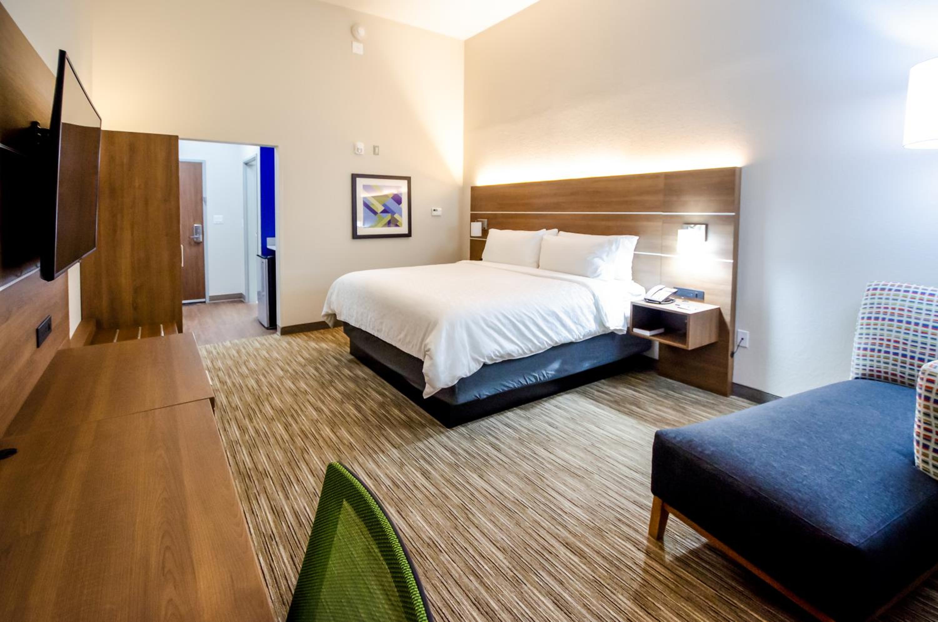 Standard King Room - Photo 1