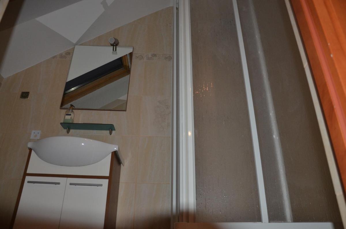 Family Room with Private Bathroom - Photo 6