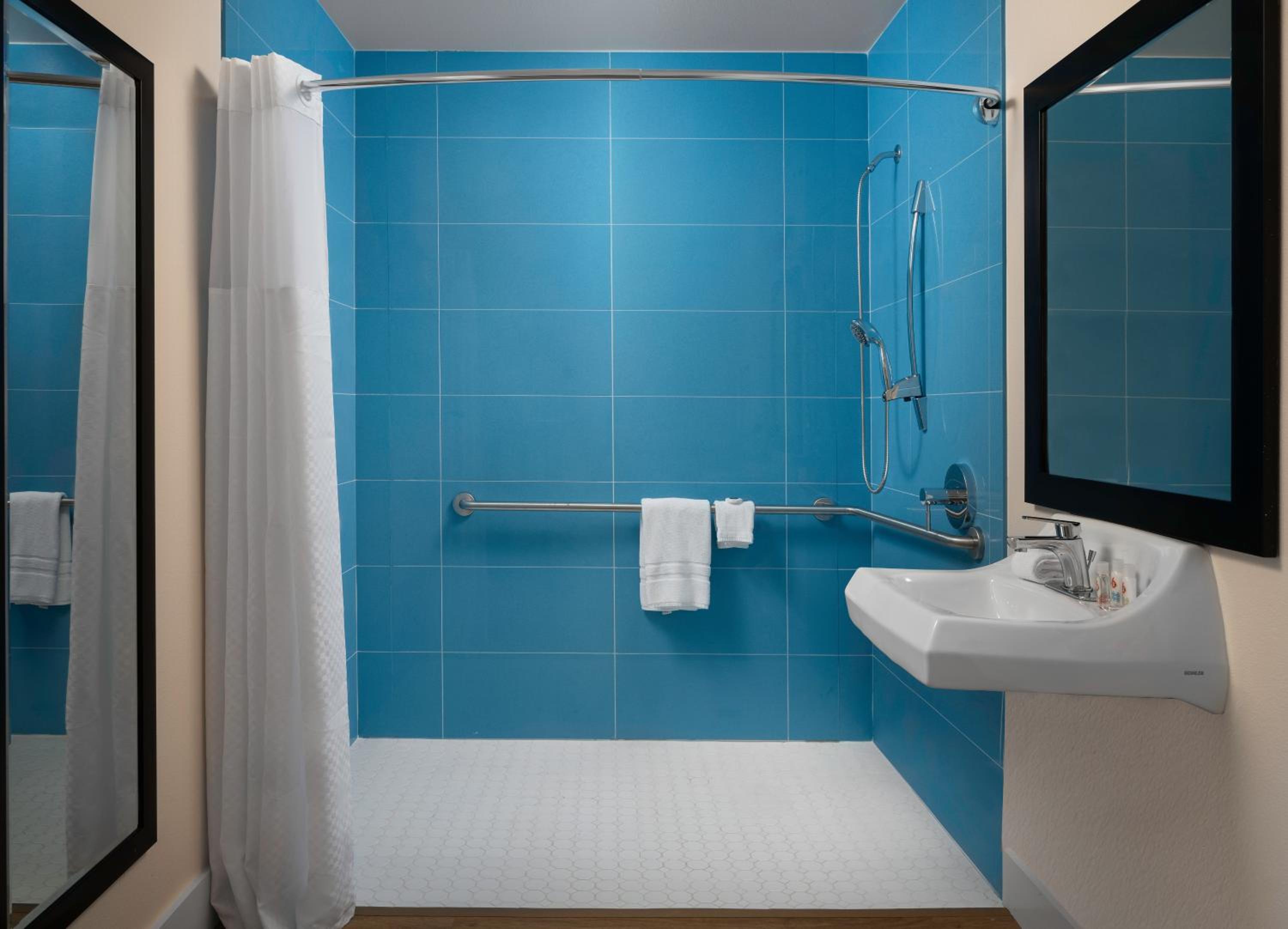 2 Full Beds | Mobility Accessible - Oceanside - New 60s Retro-Style Decor photo 2