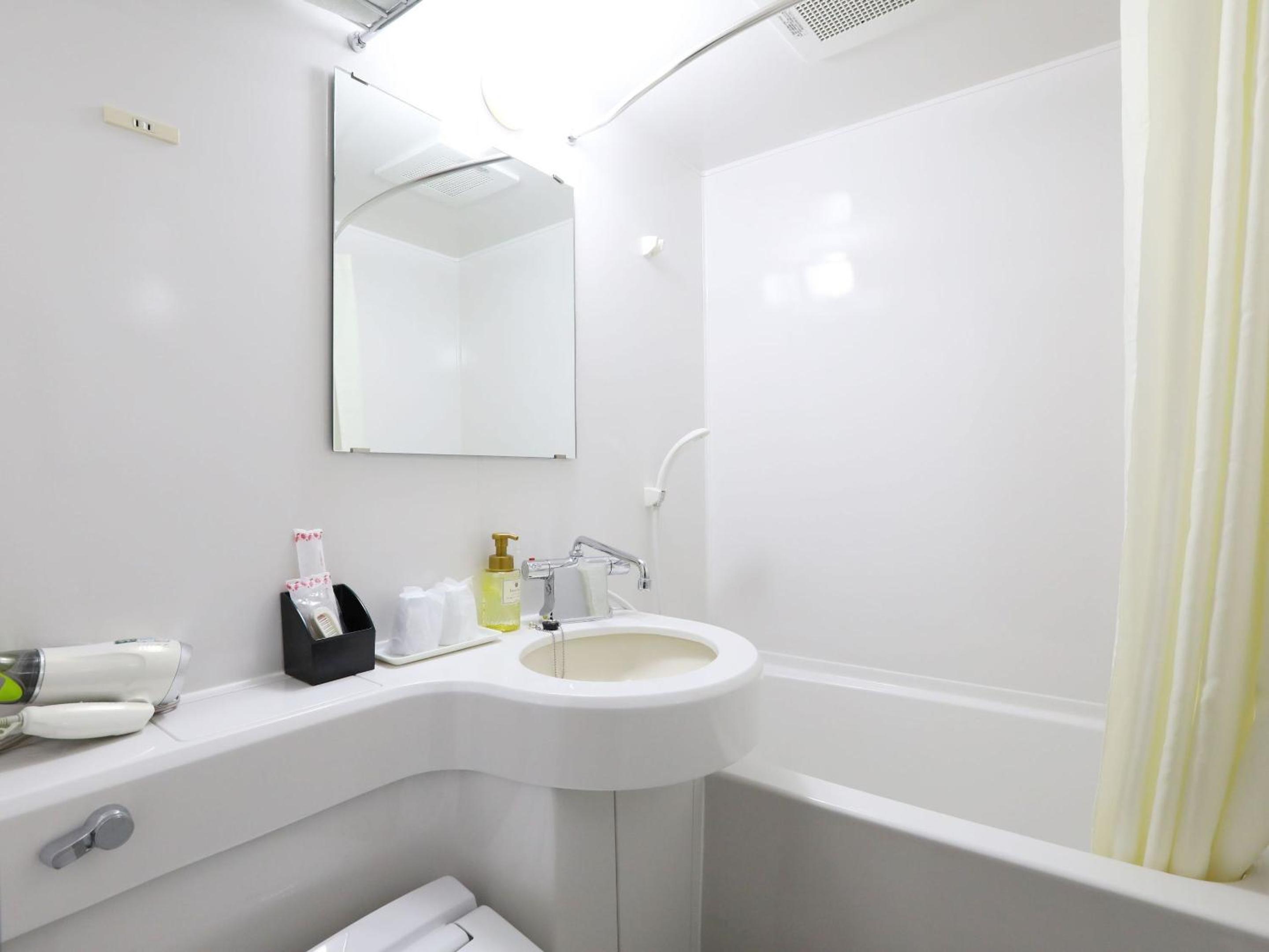 Small Double Bed - Non-Smoking