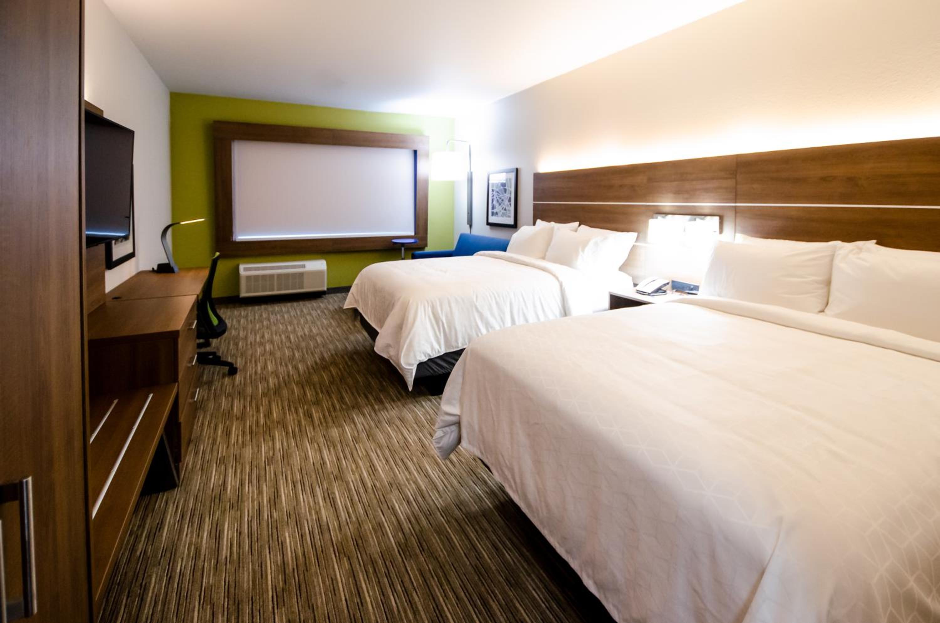 Queen Room with Two Queen Beds and Transfer Shower - Communications Access