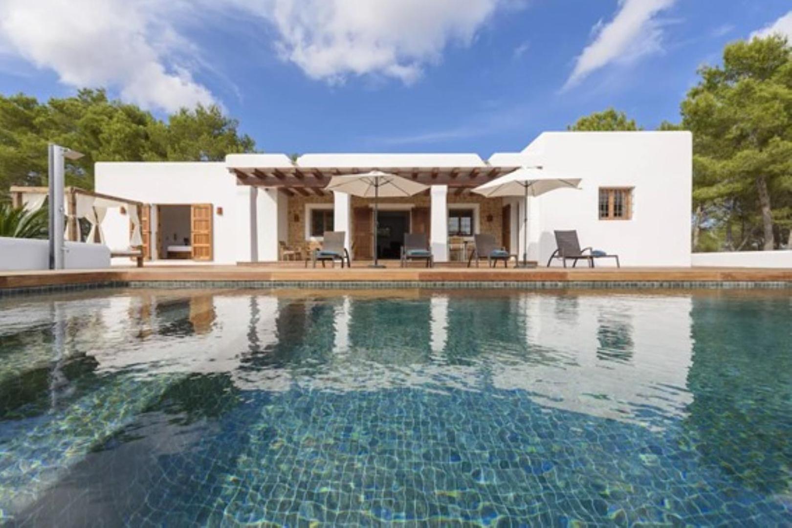 Villa photo 3