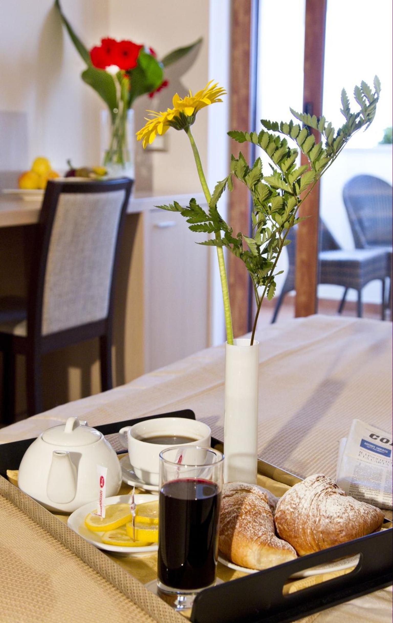 Double Room with Terrace - Photo 8
