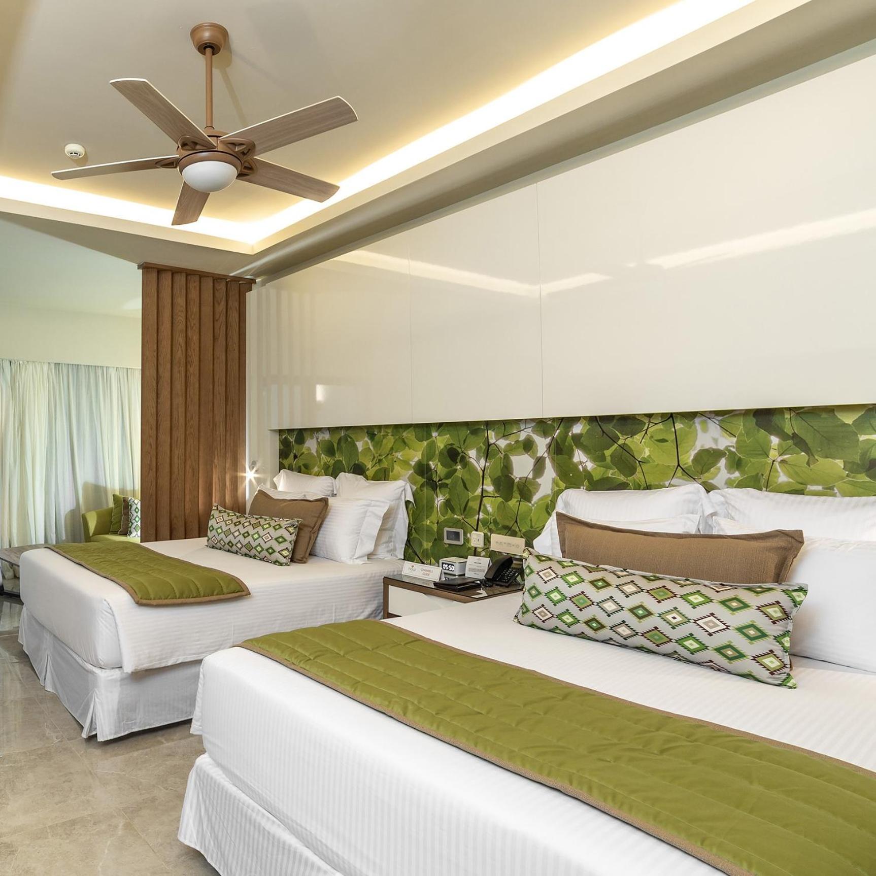 Premium Junior Suite Pool View Triple thumbnail 6