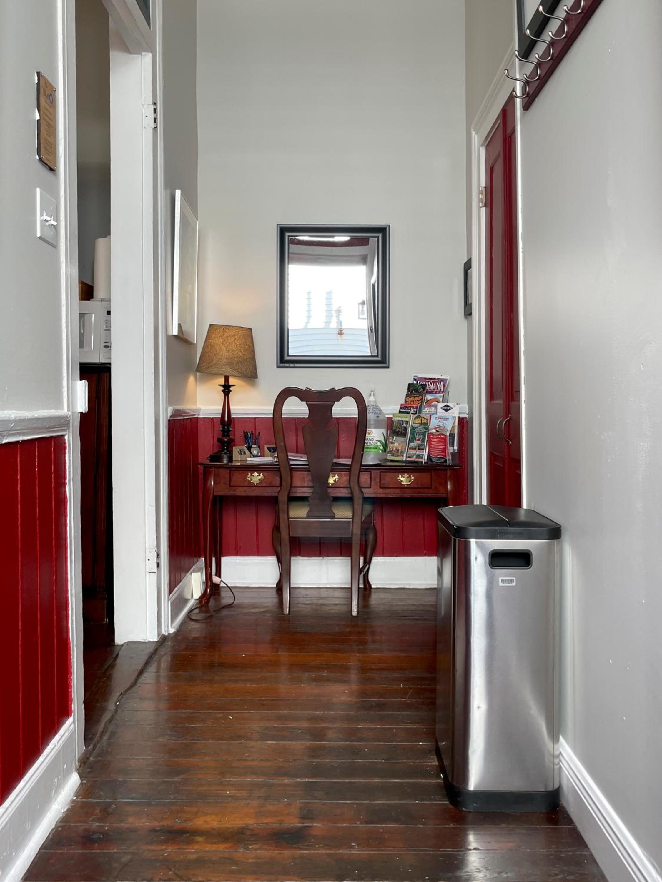 Deluxe Queen Room - Photo 1