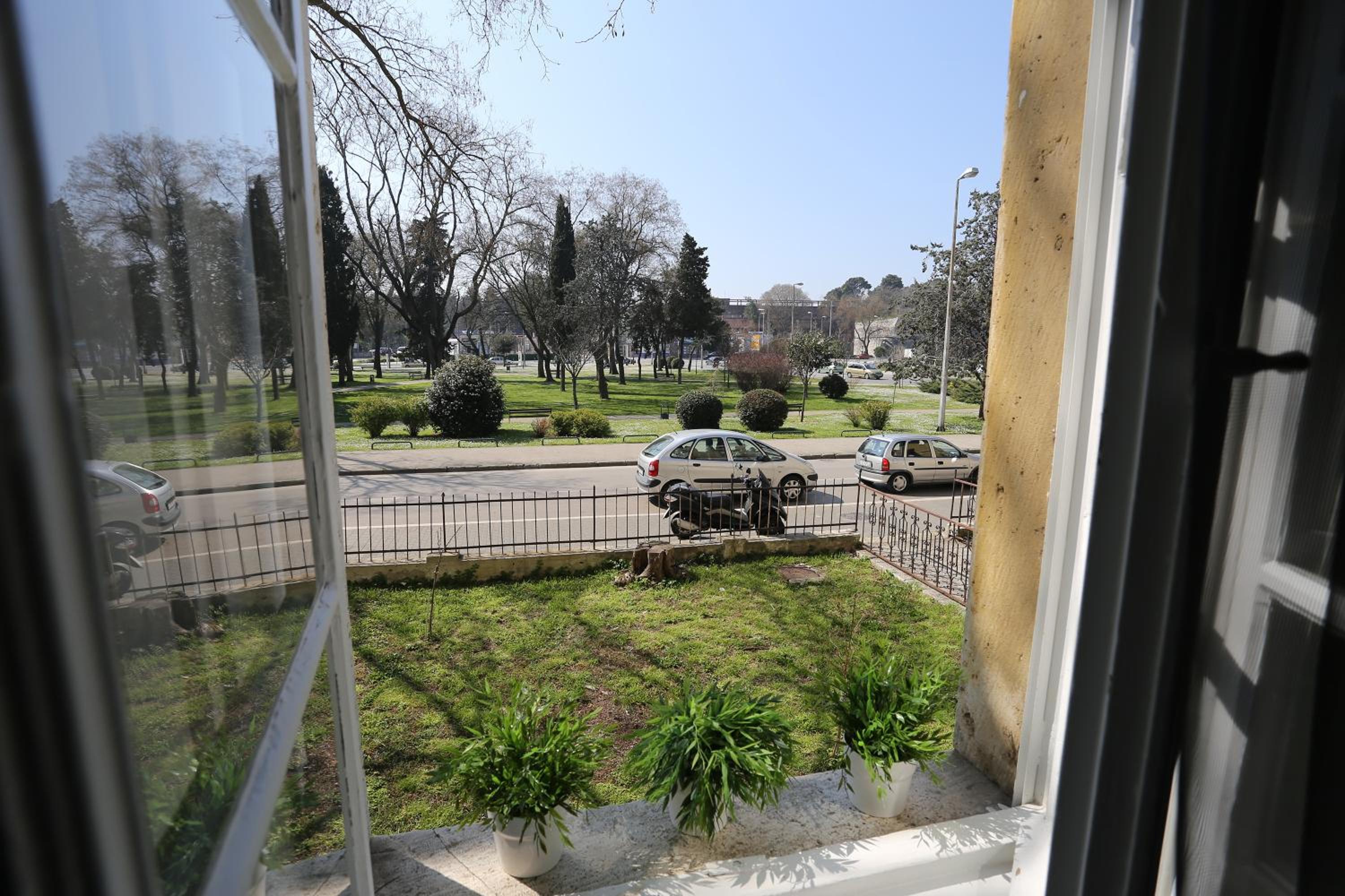 Double Room with Garden View and Private Bathroom - Photo 5