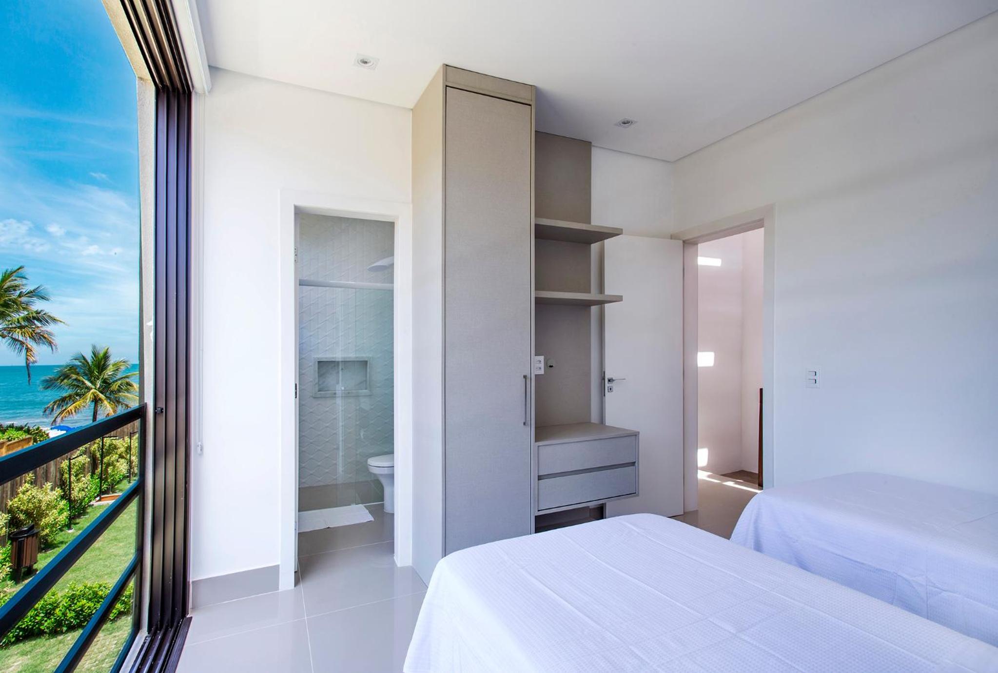 Three-Bedroom Family Apartment with Sea View photo 3