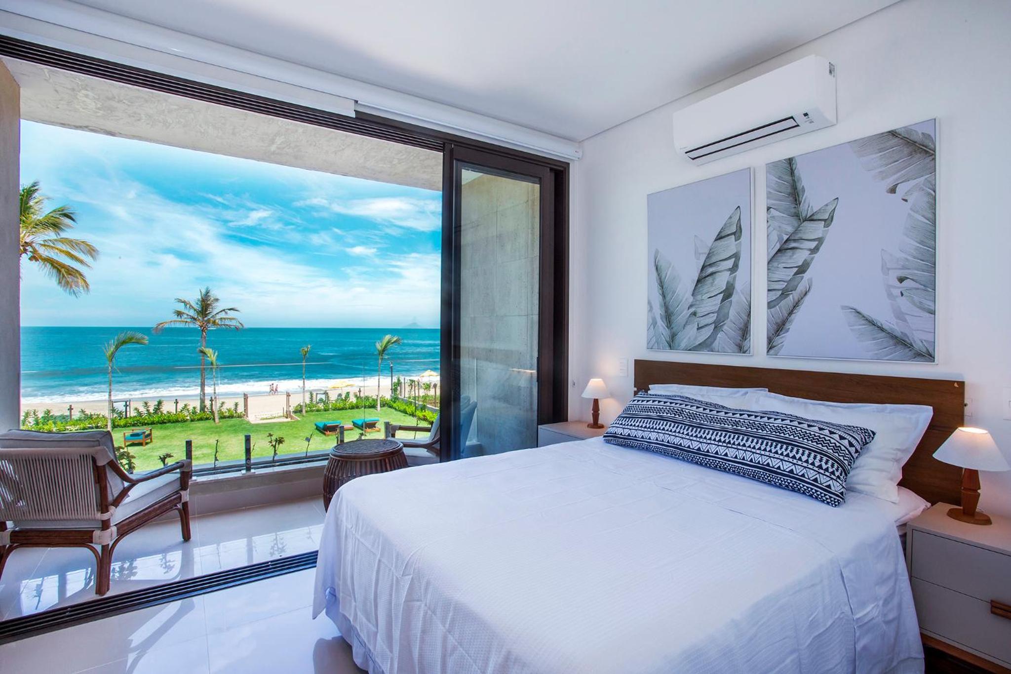 Three-Bedroom Family Apartment with Sea View