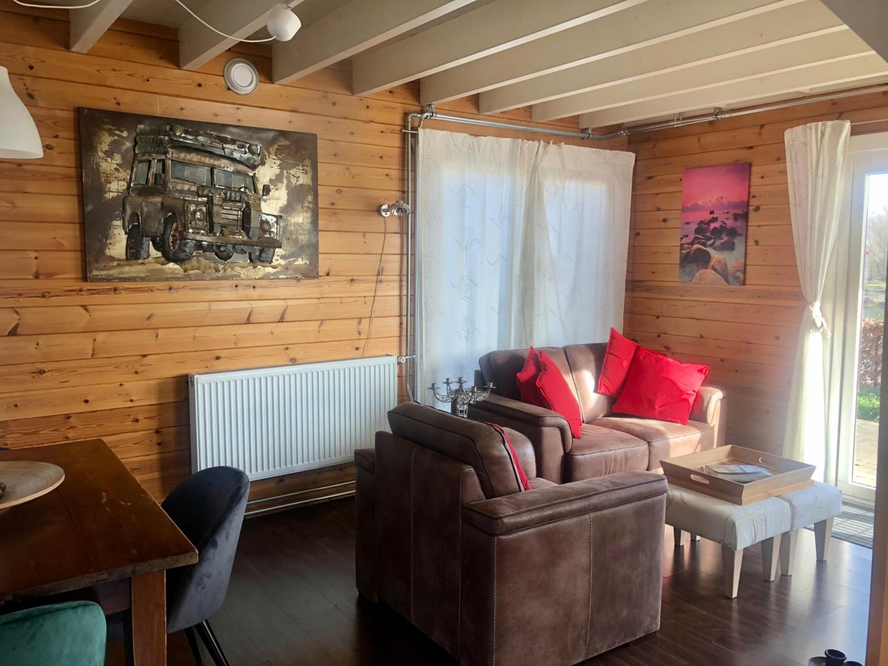 Three-Bedroom Cottage - Photo 1