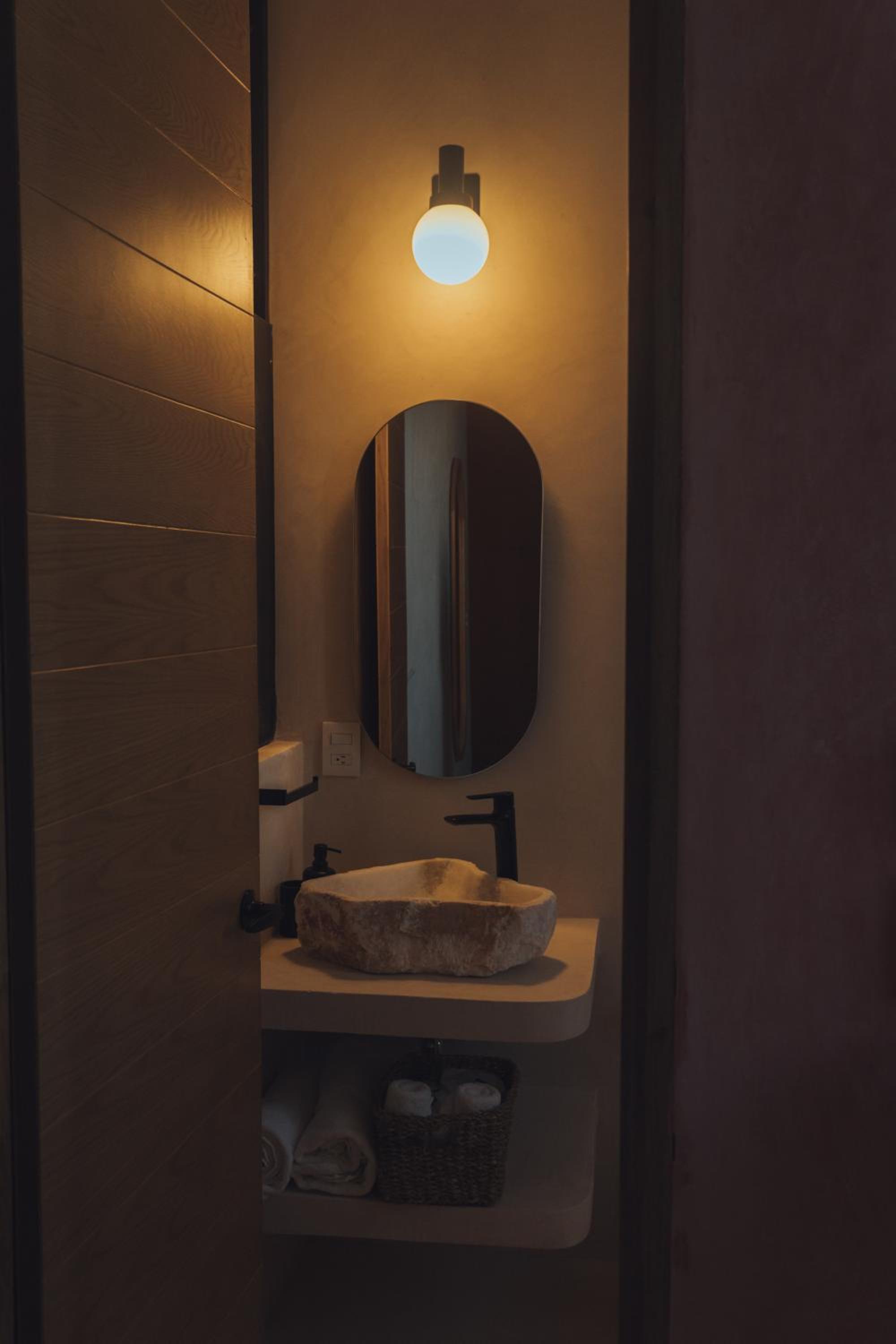 Small Double Room - Photo 8