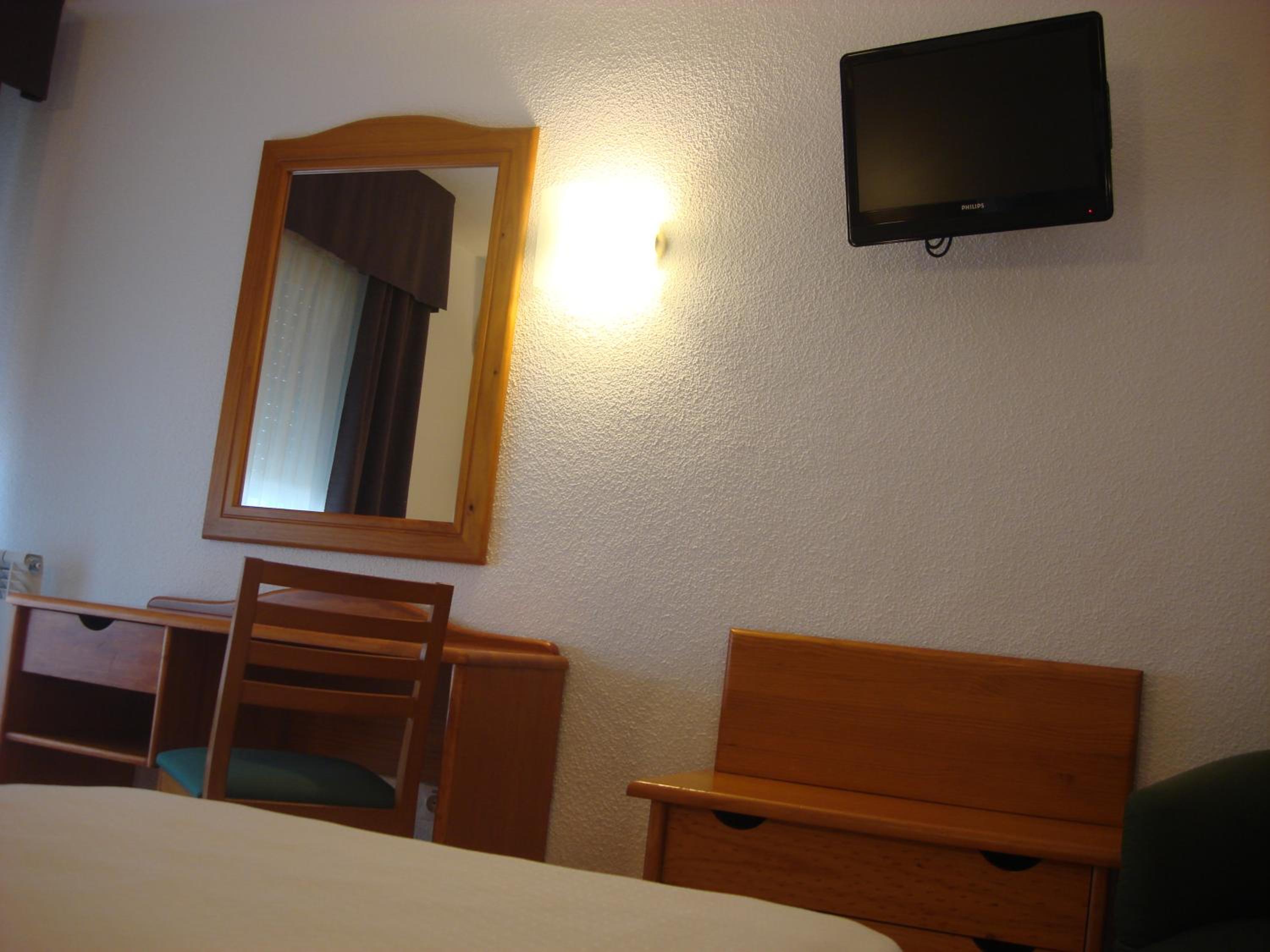 Habitación Doble con Cama Extra (2 adultos + 1 niño)
