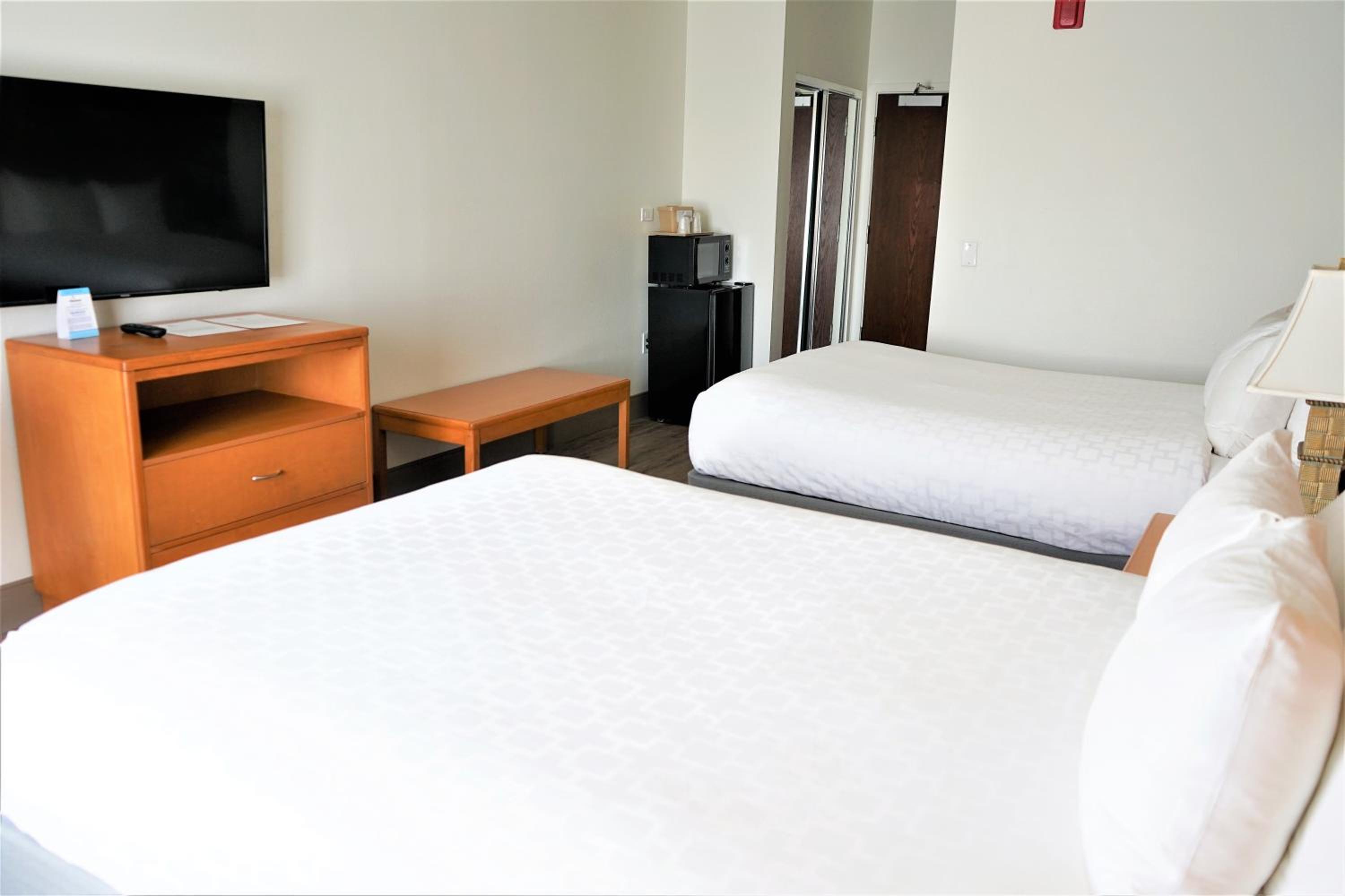 Queen Room with Two Queen Beds - Non Smoking