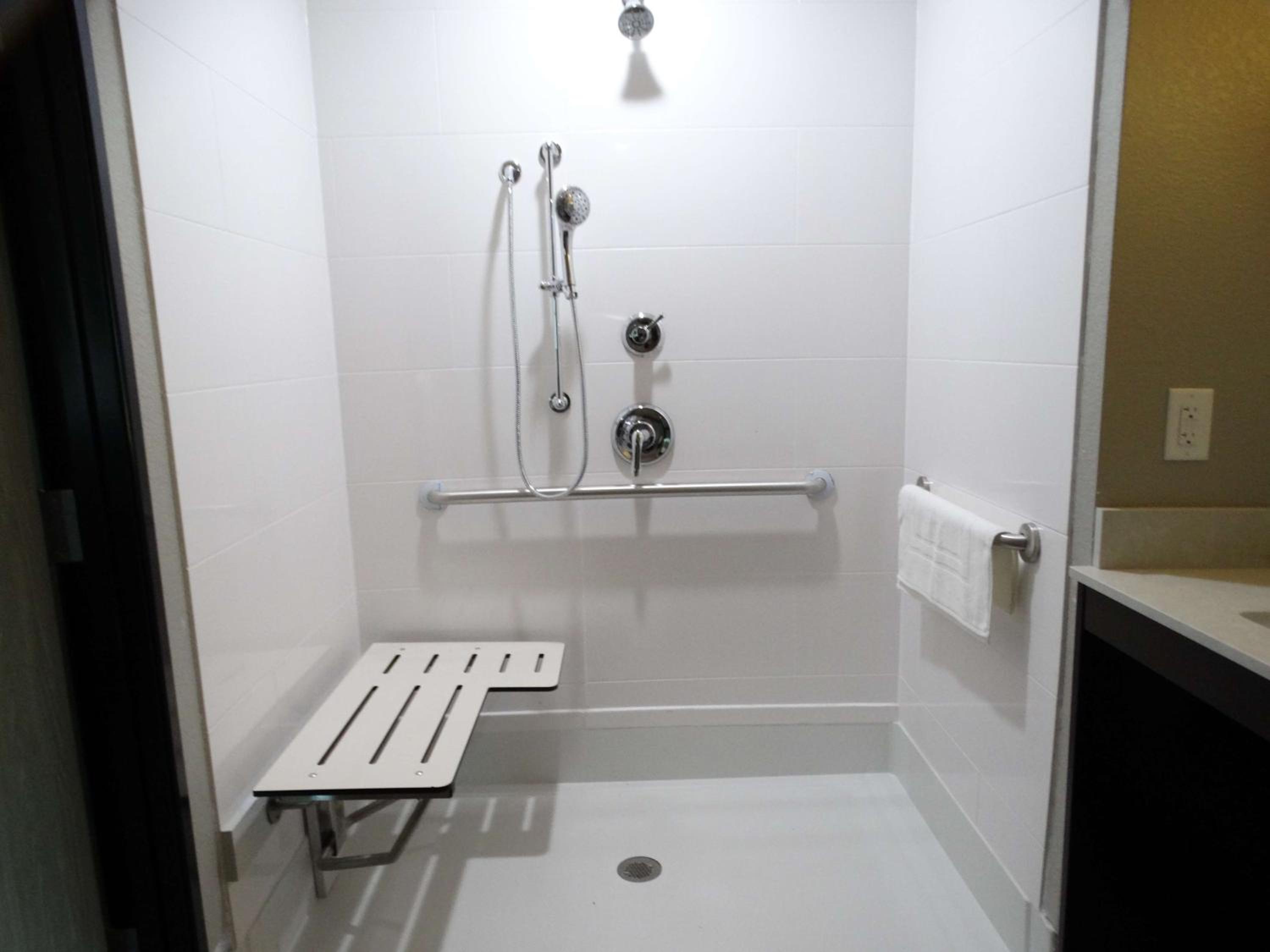 King Room - Disability Access - Photo 3