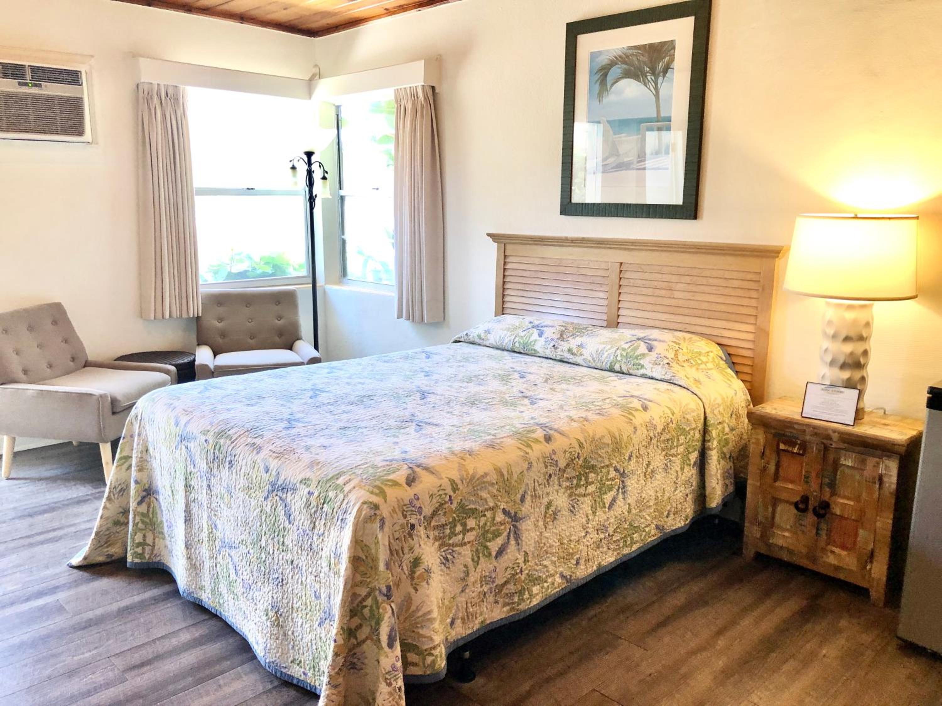 Standard Queen Room