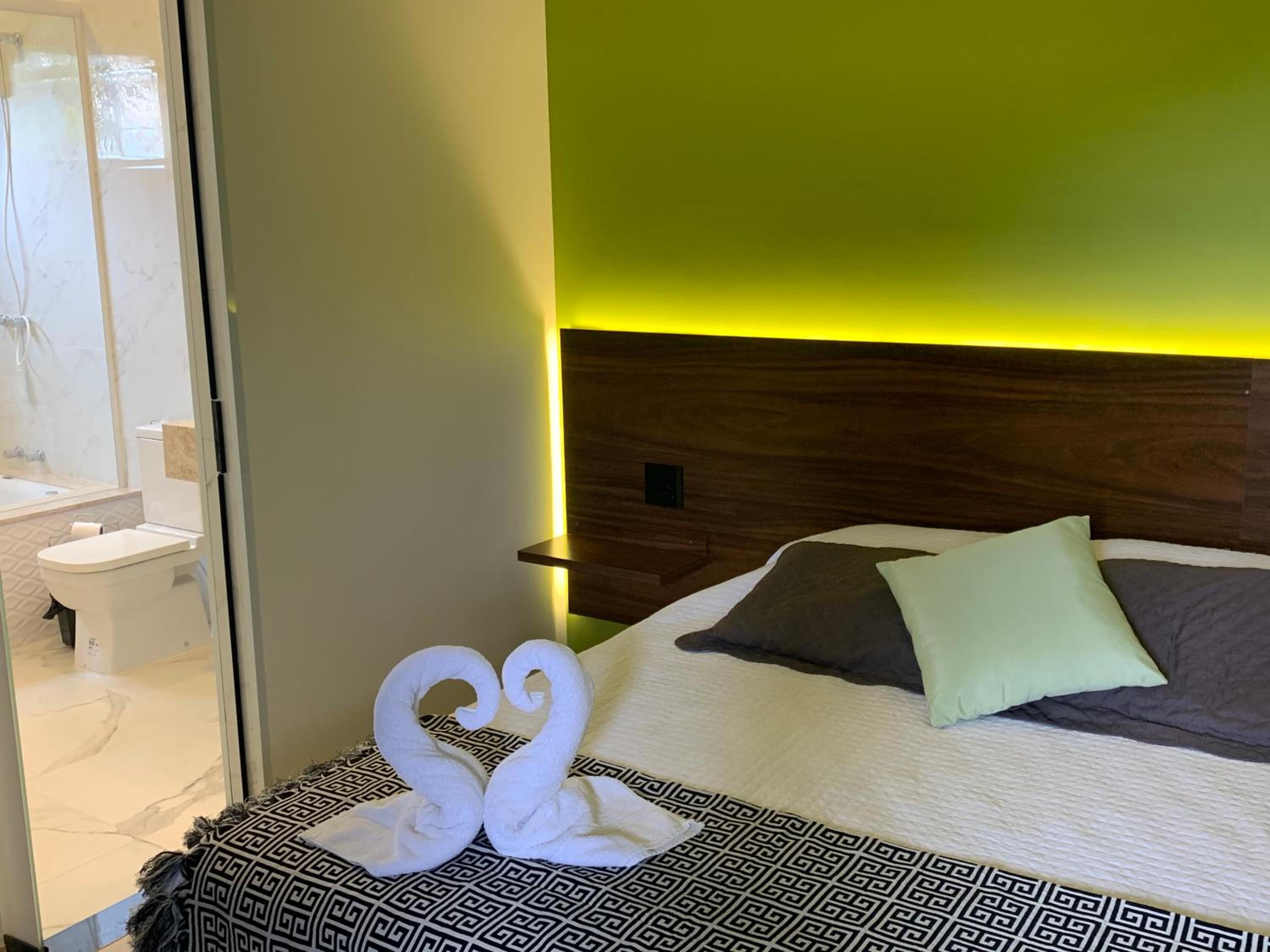 Suite with Spa Bath photo 1