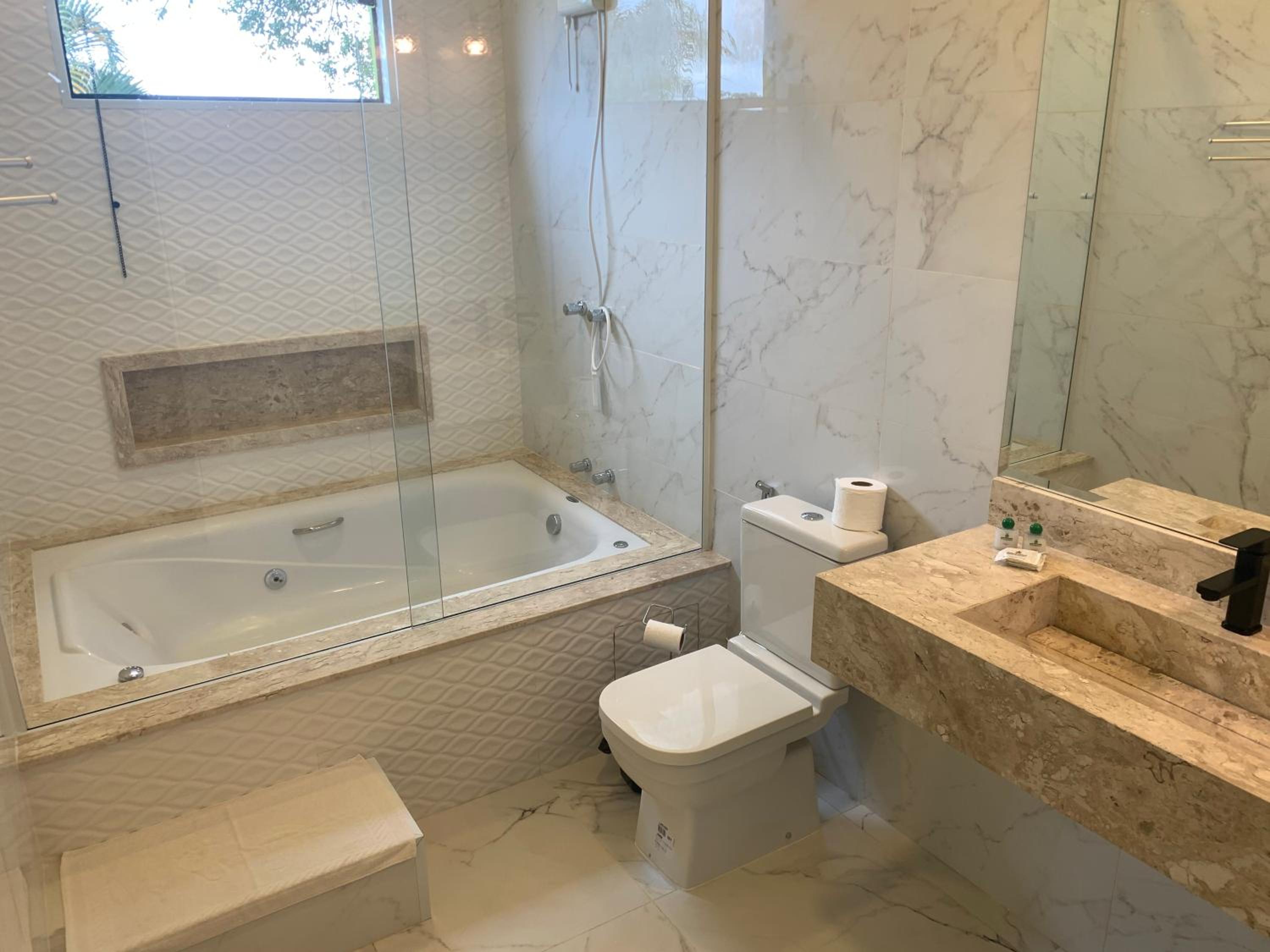 Suite with Spa Bath photo 2