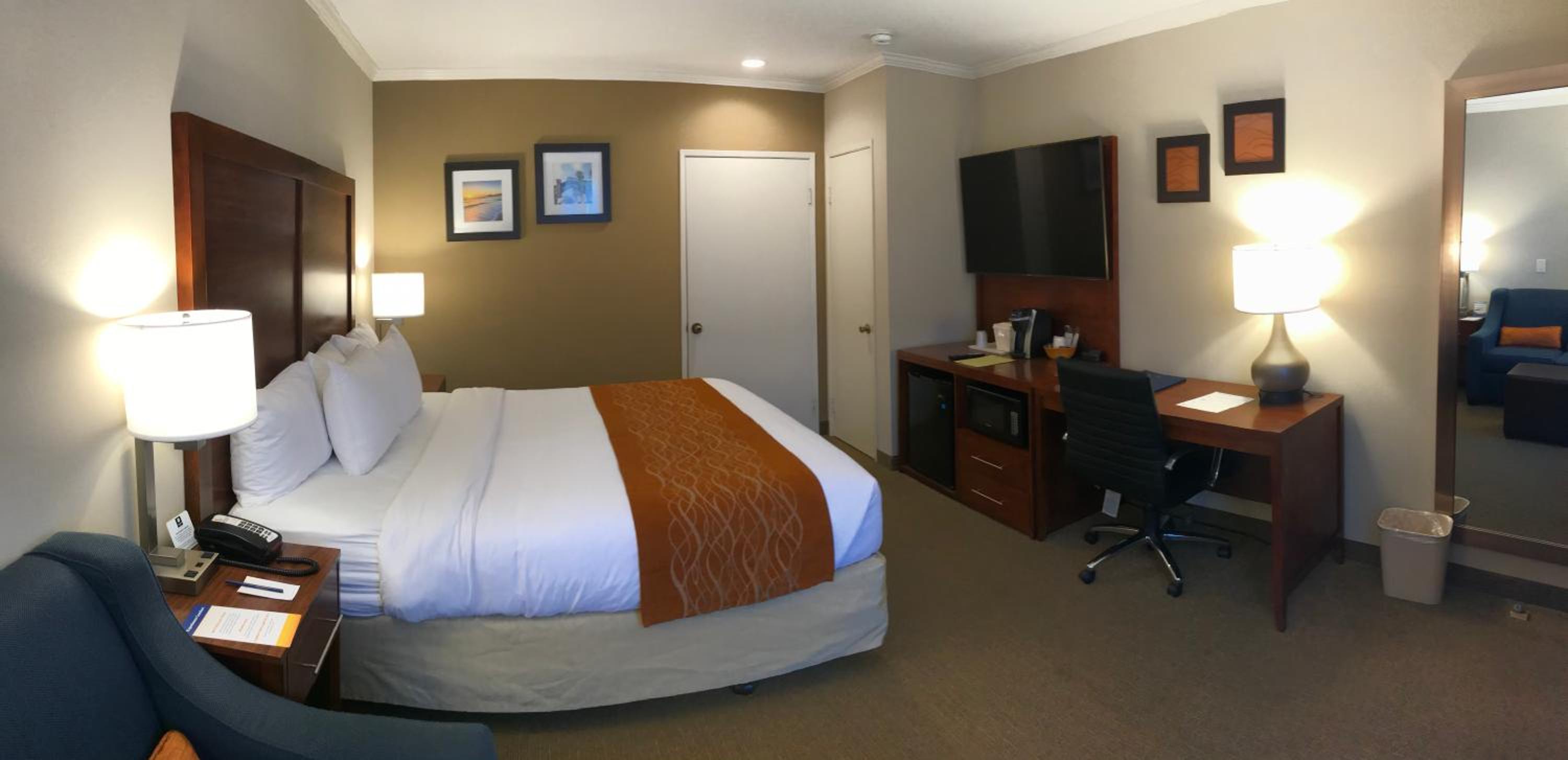 Standard Room, 1 King Bed with Sofa Bed, Non Smoking photo 2