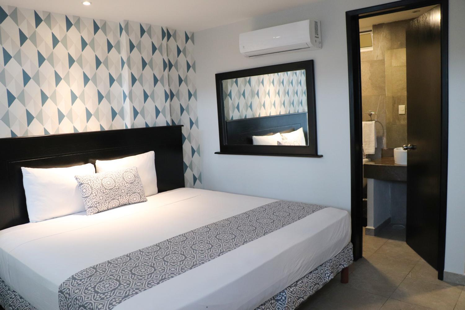 Standard King Room - Photo 1