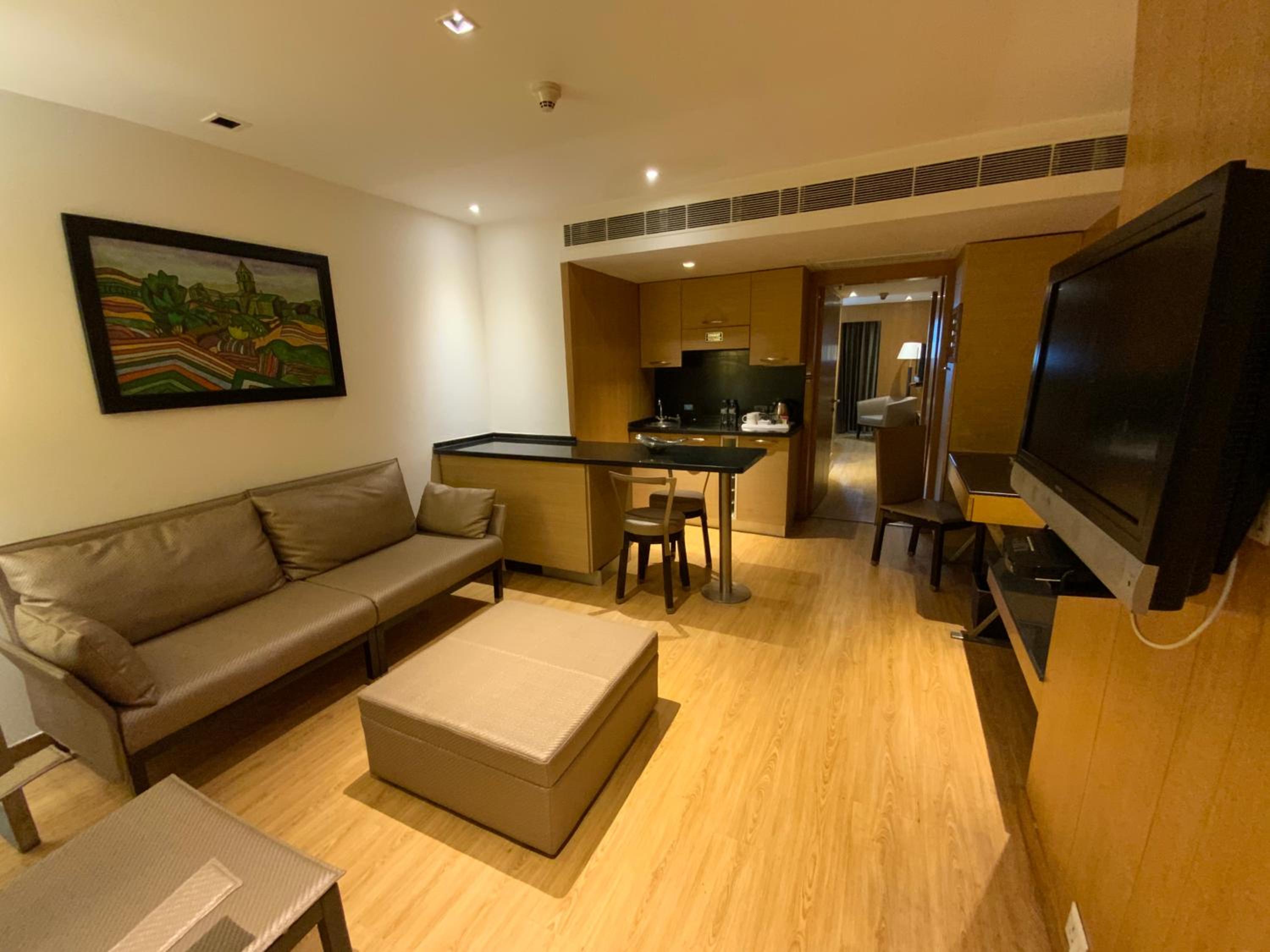 Executive Suite with 15% discount on laundry photo 1