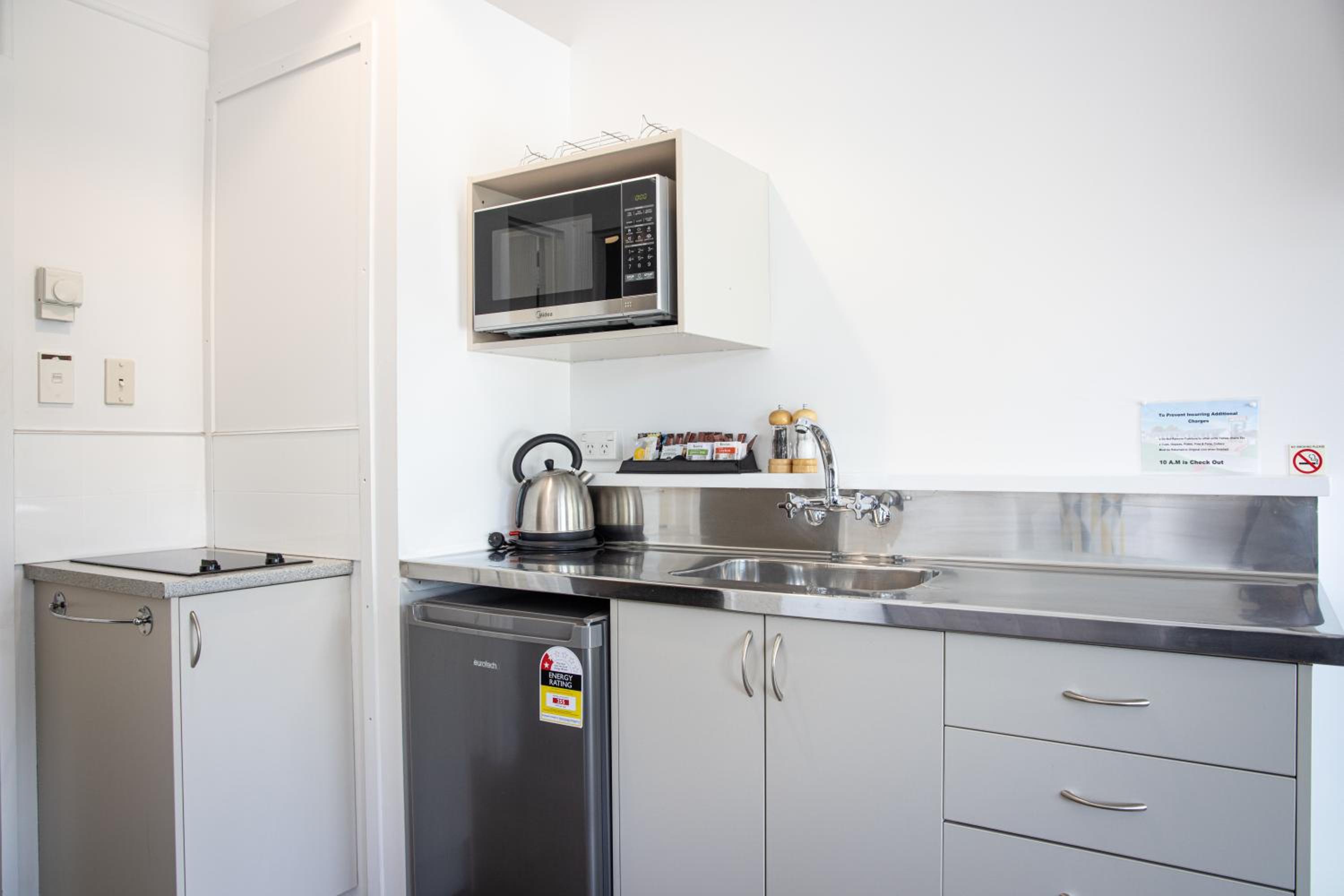 One-Bedroom Apartment - Photo 20
