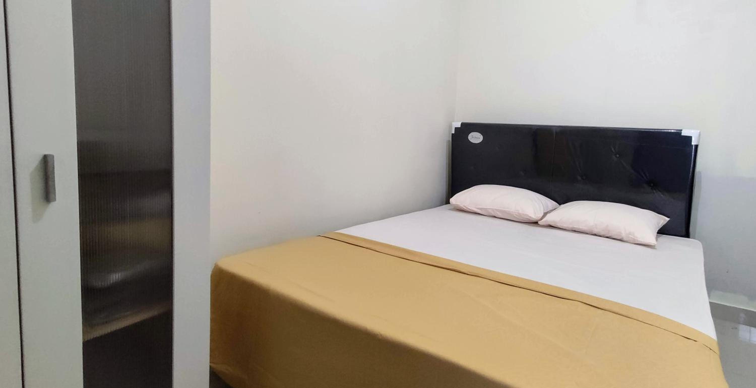Two-Bedroom House - Photo 1