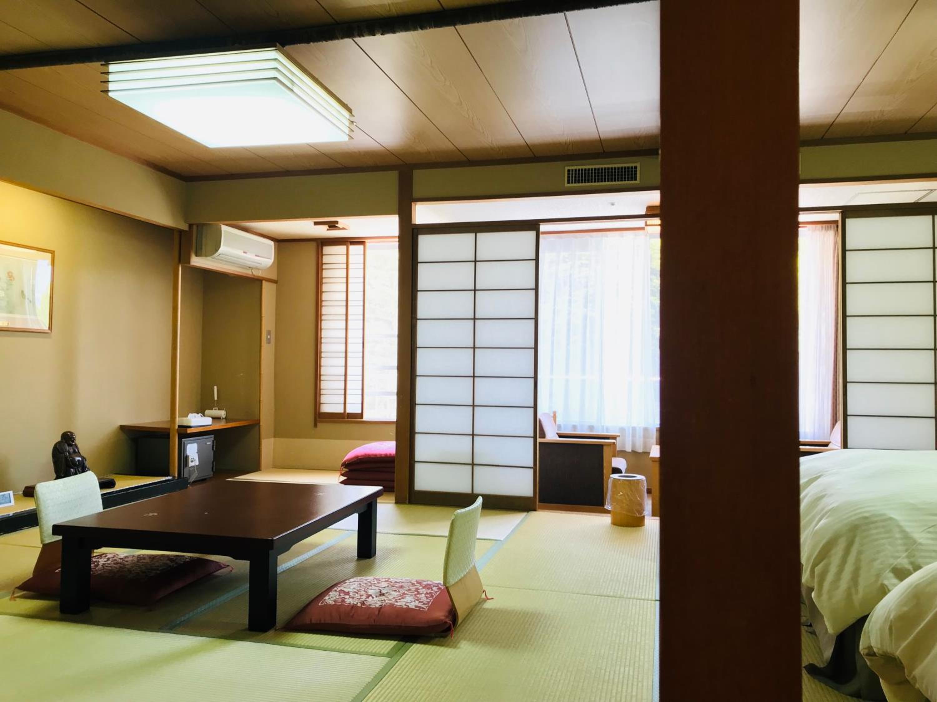Standard Room with Tatami Area photo 2