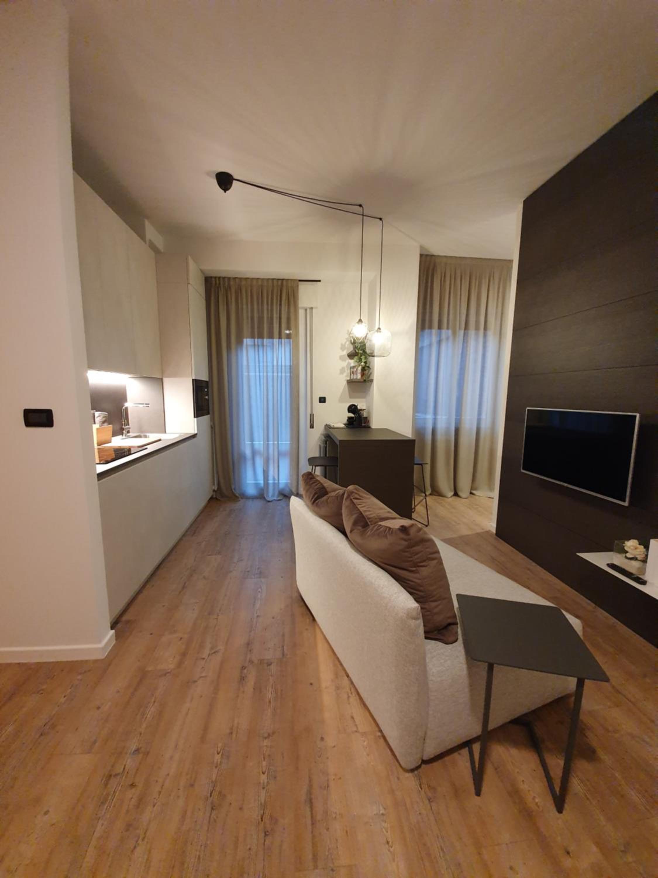 One-Bedroom Apartment photo 1