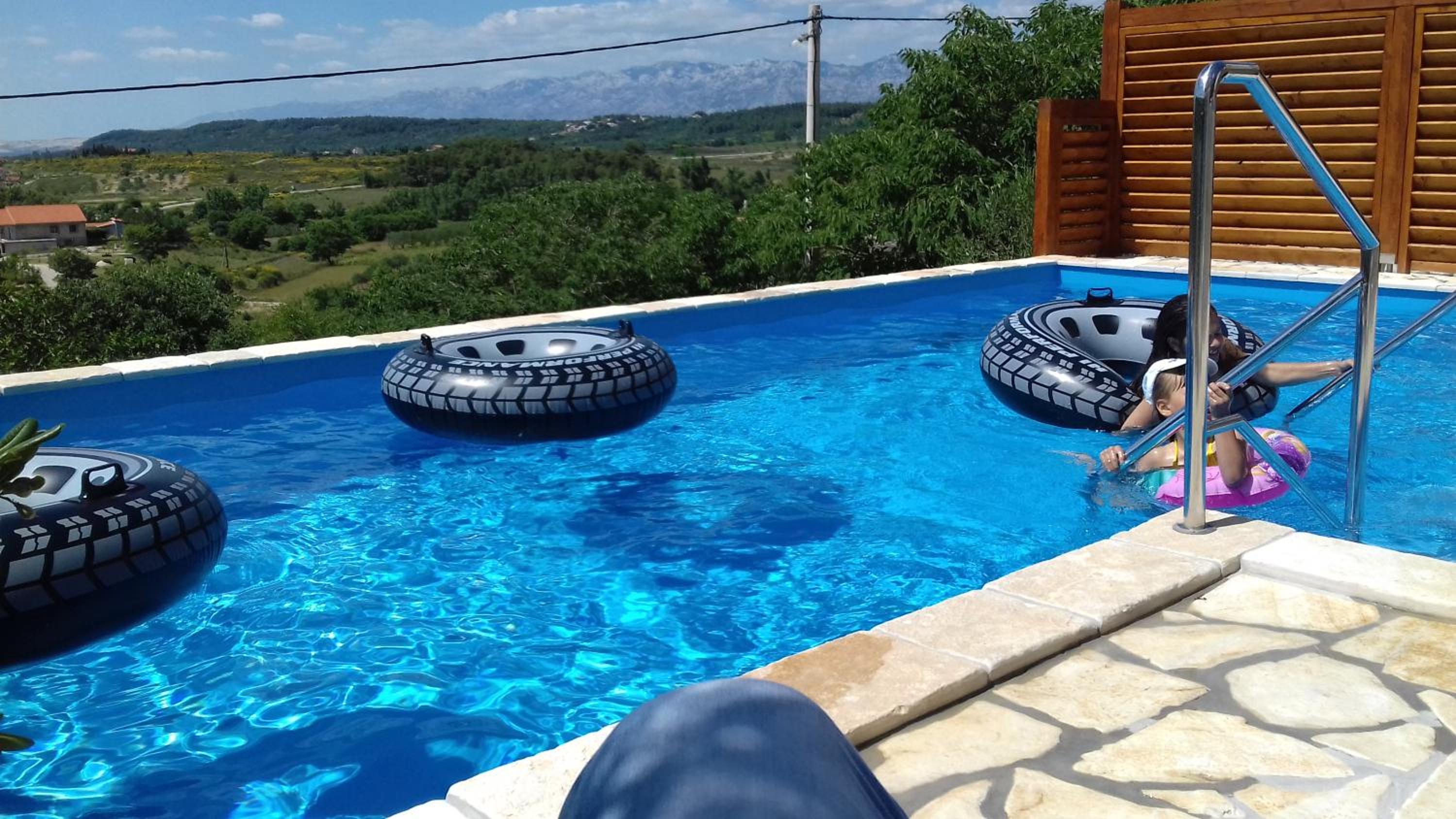 Apartment with Sea View - Photo 8