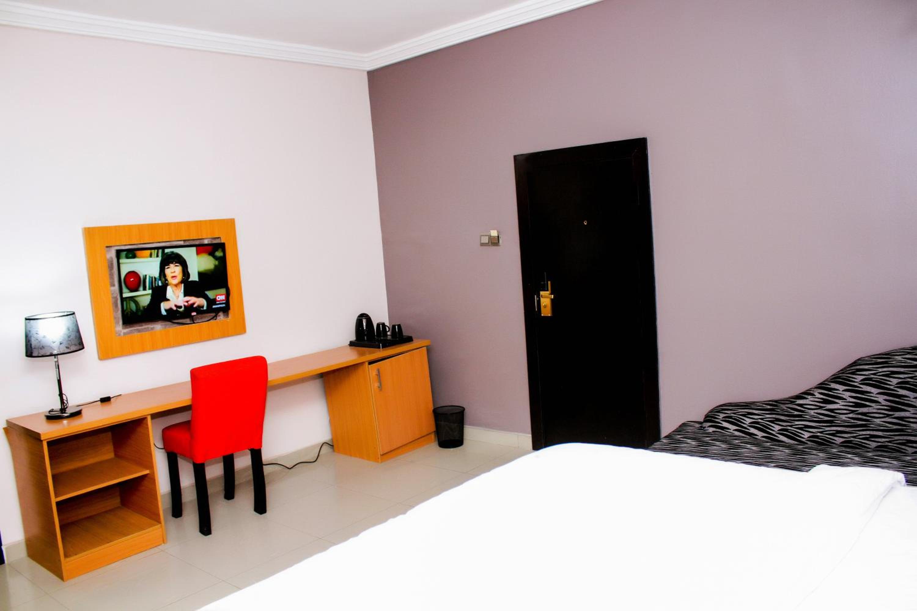 Deluxe Suite - Photo 5