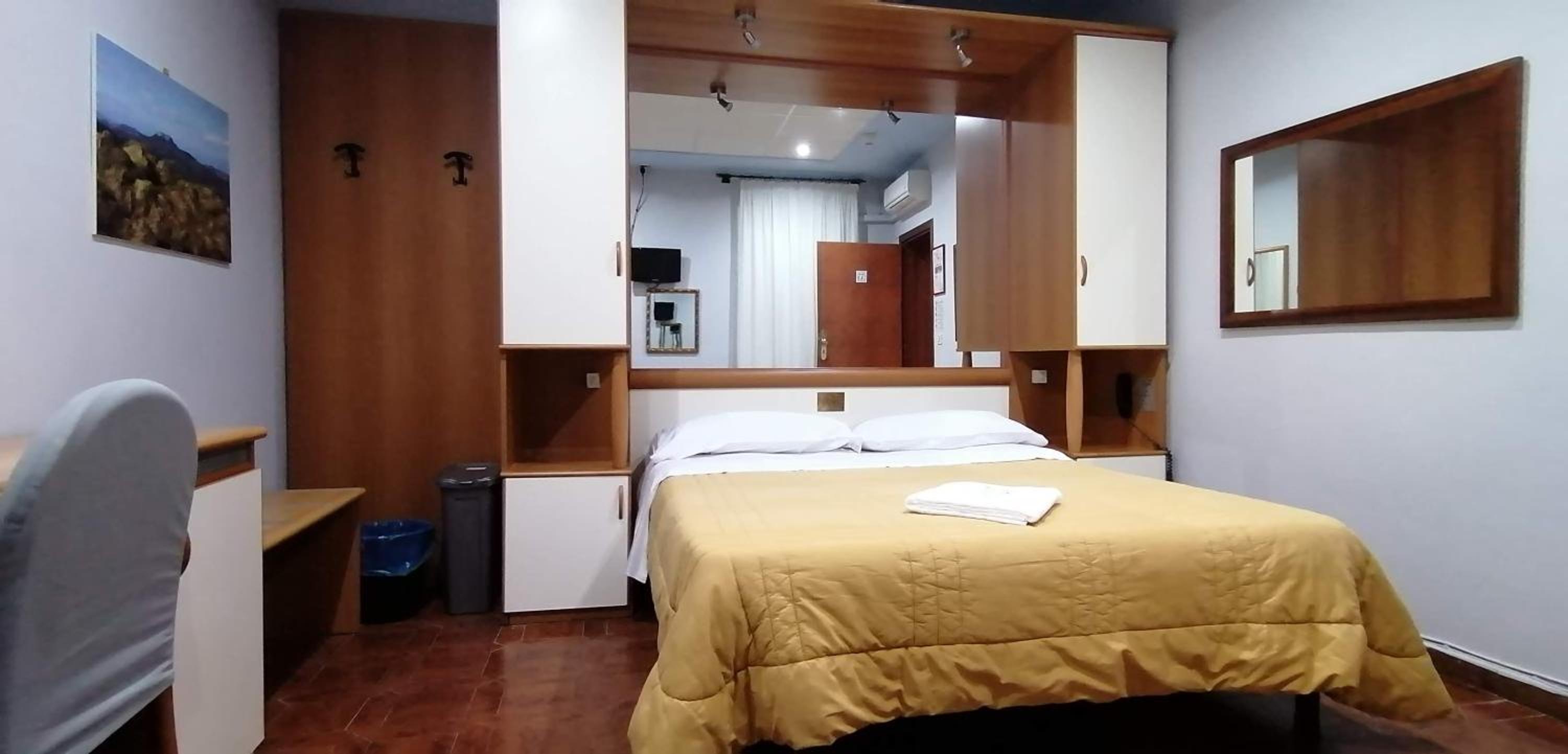 Single Room photo 2