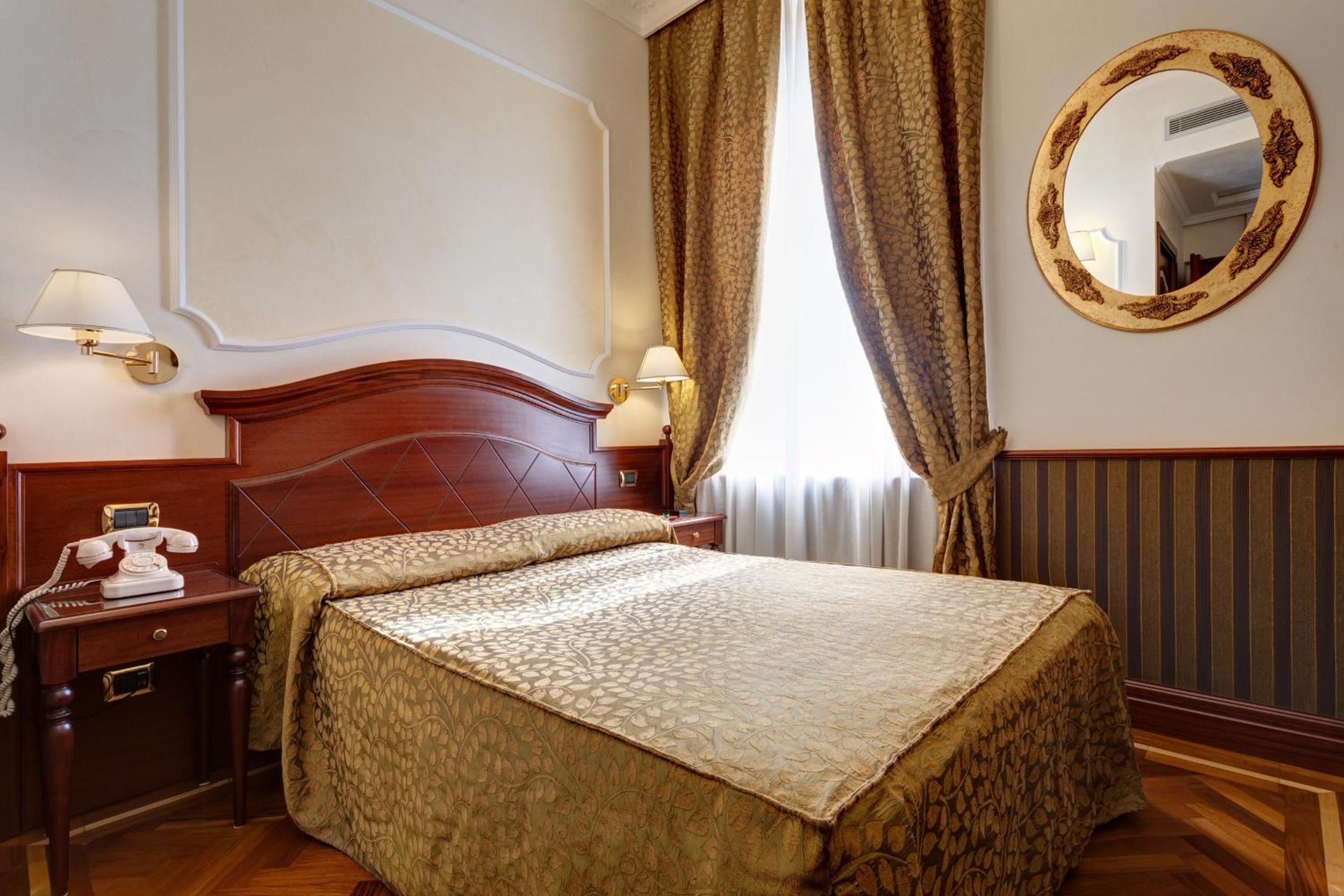 Small Double Room photo 1