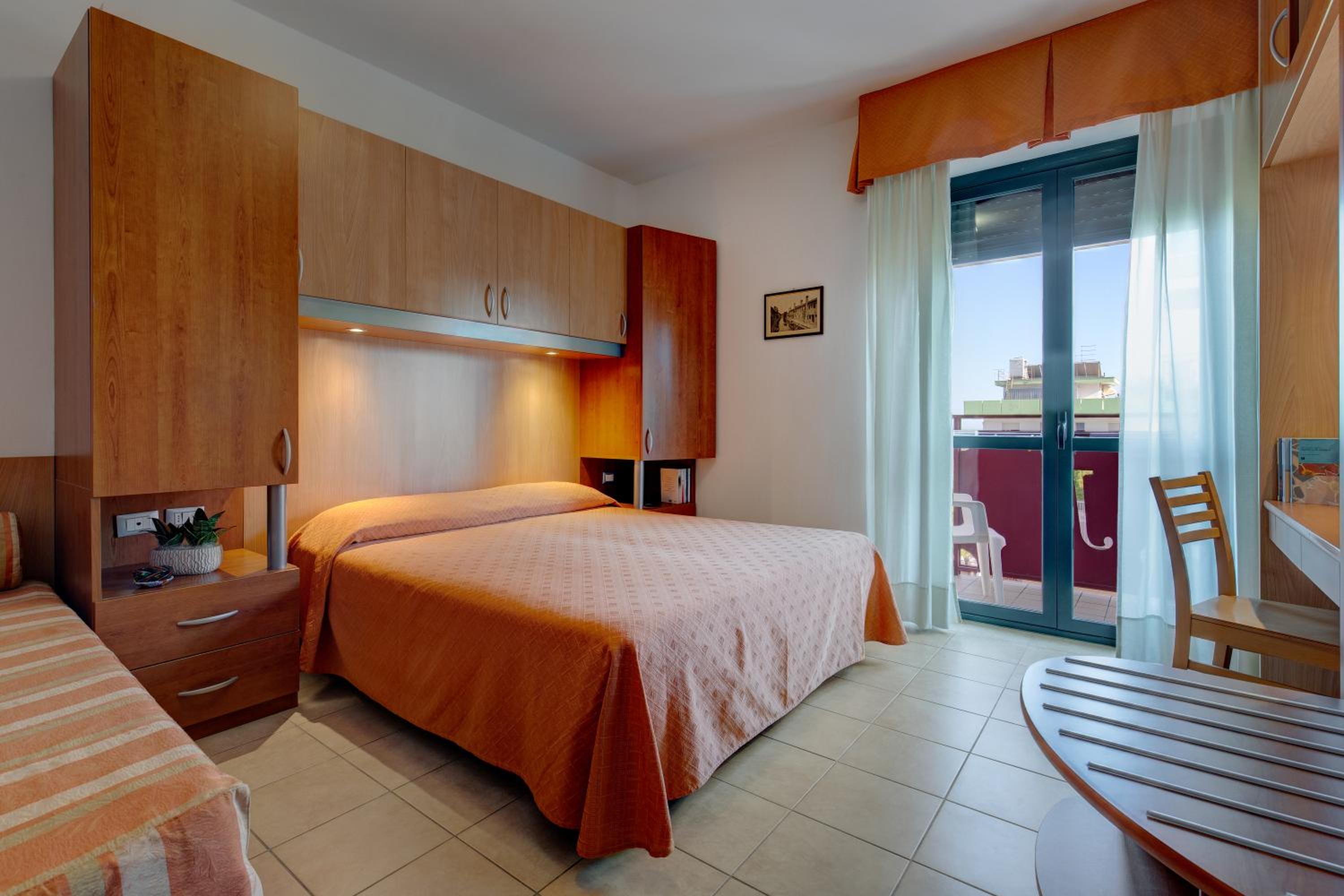 Double or Twin Room photo 1