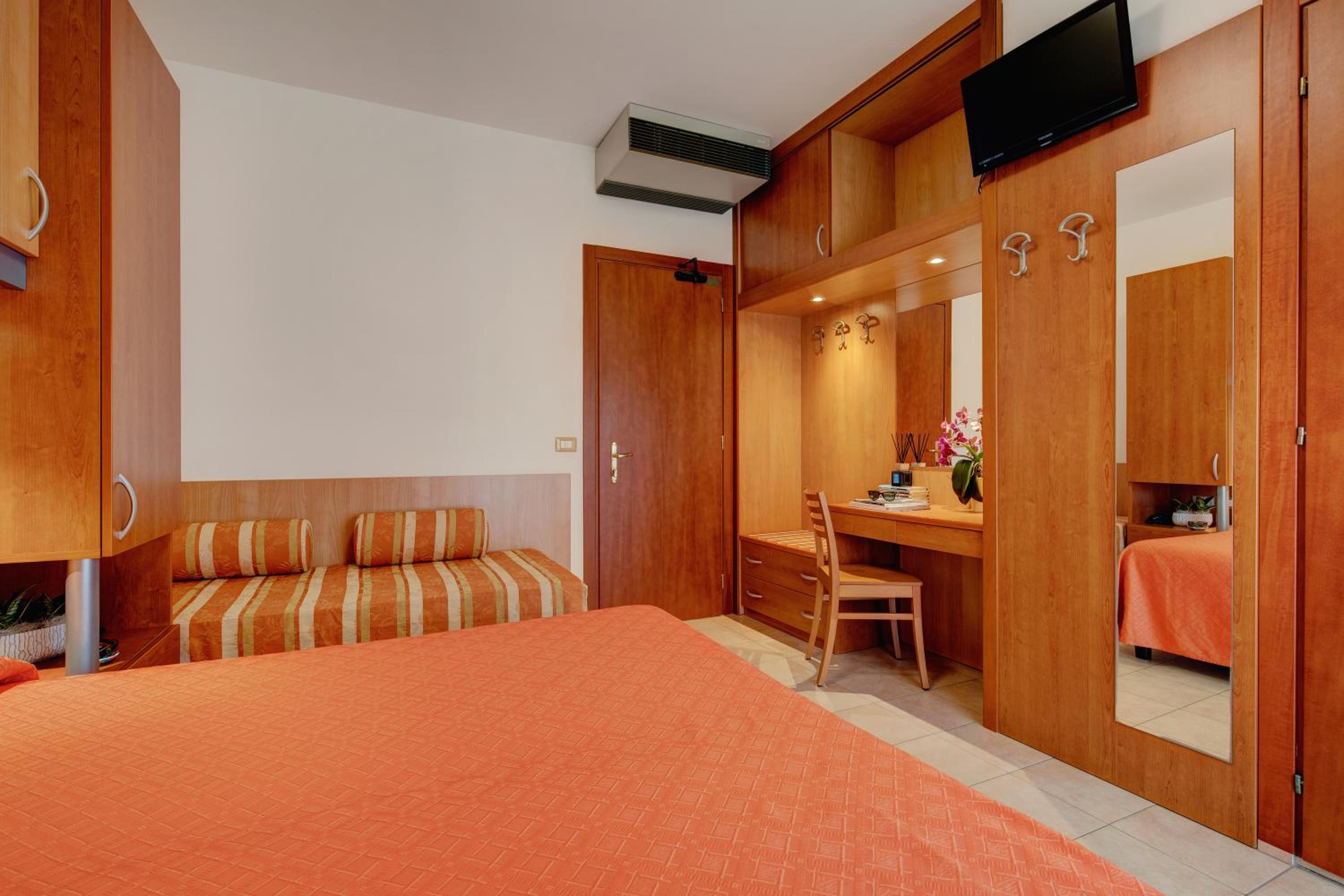 Quadruple Room photo 3