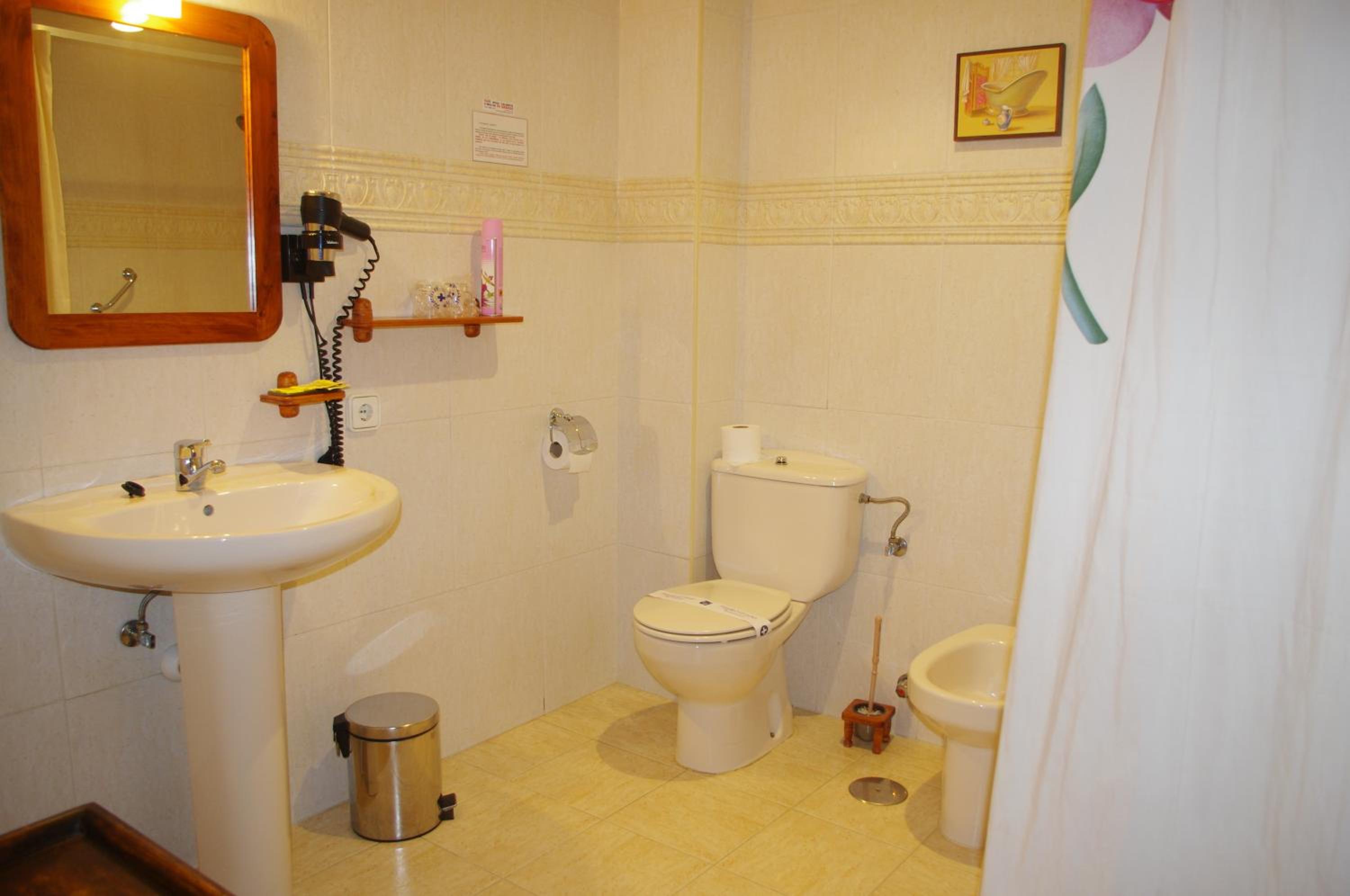 Standard Double or Twin Room photo 2