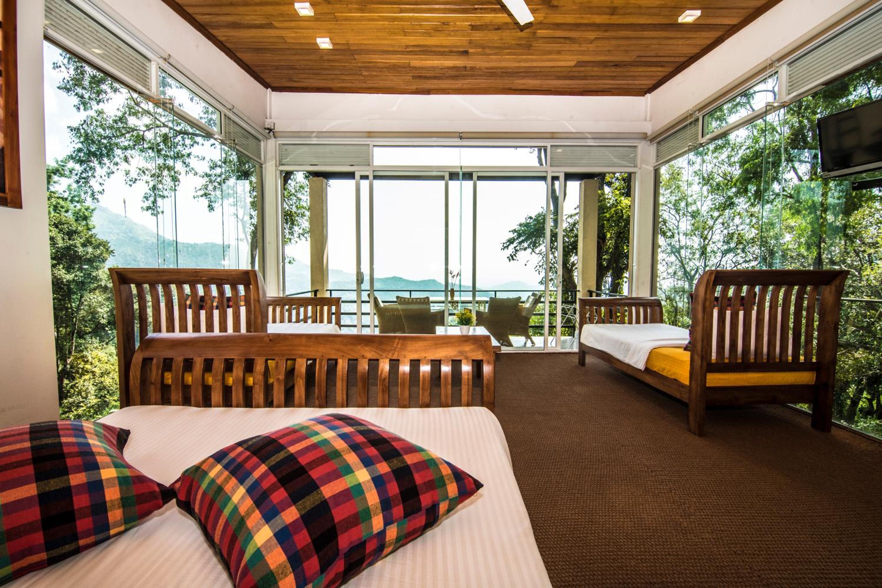 Apartment with Mountain View