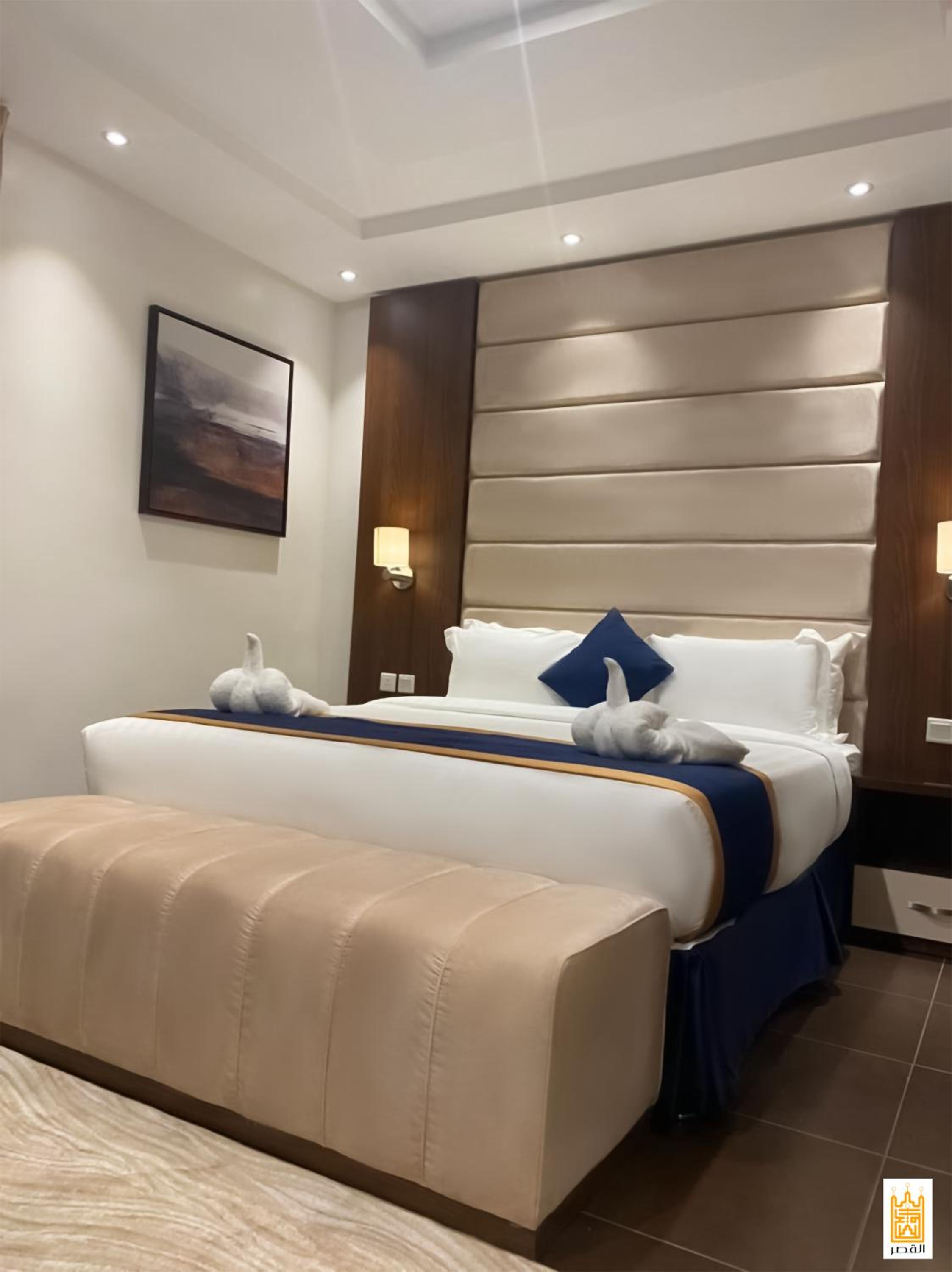 Deluxe Queen Suite - Photo 3