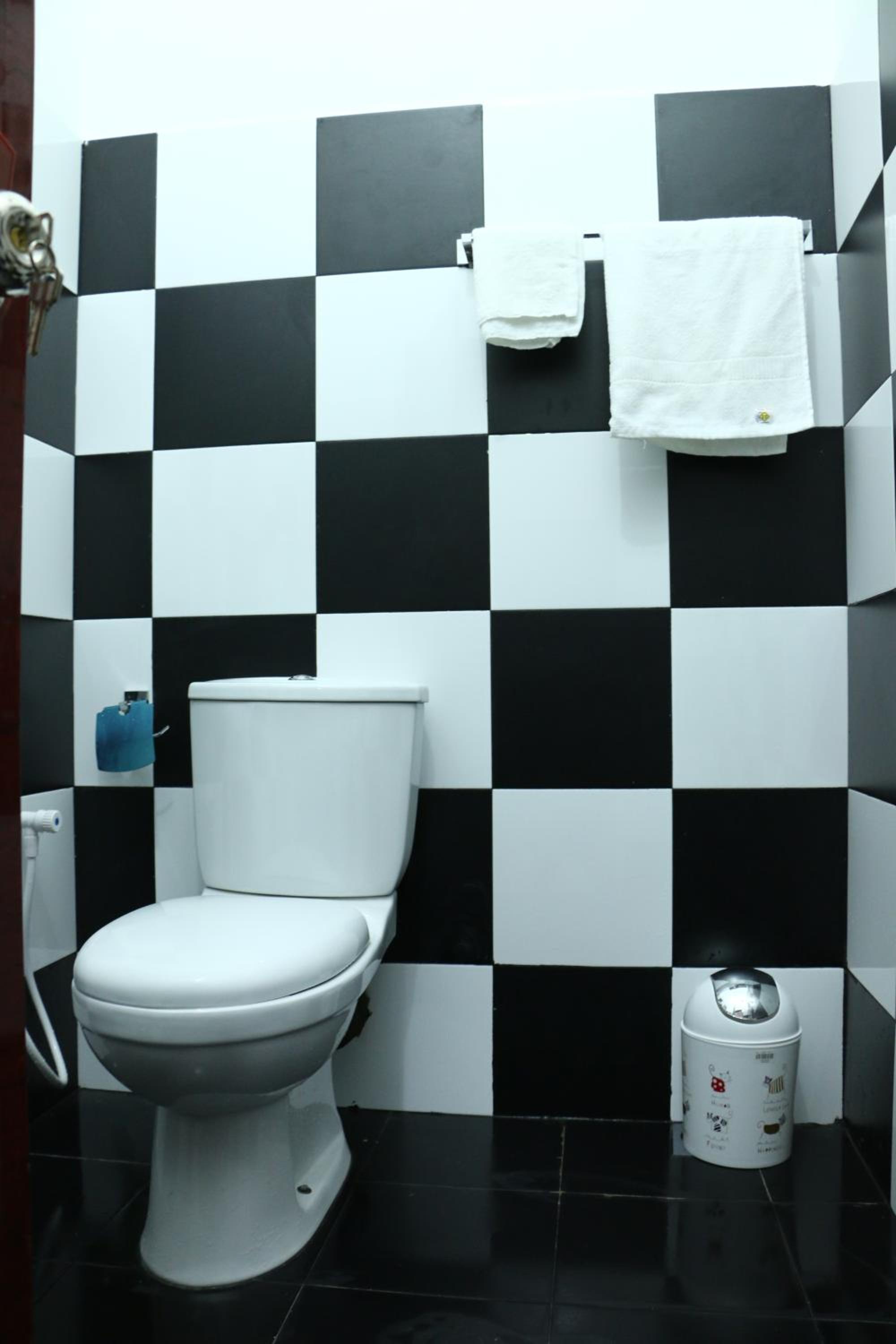 Single Room with Private Bathroom photo 3