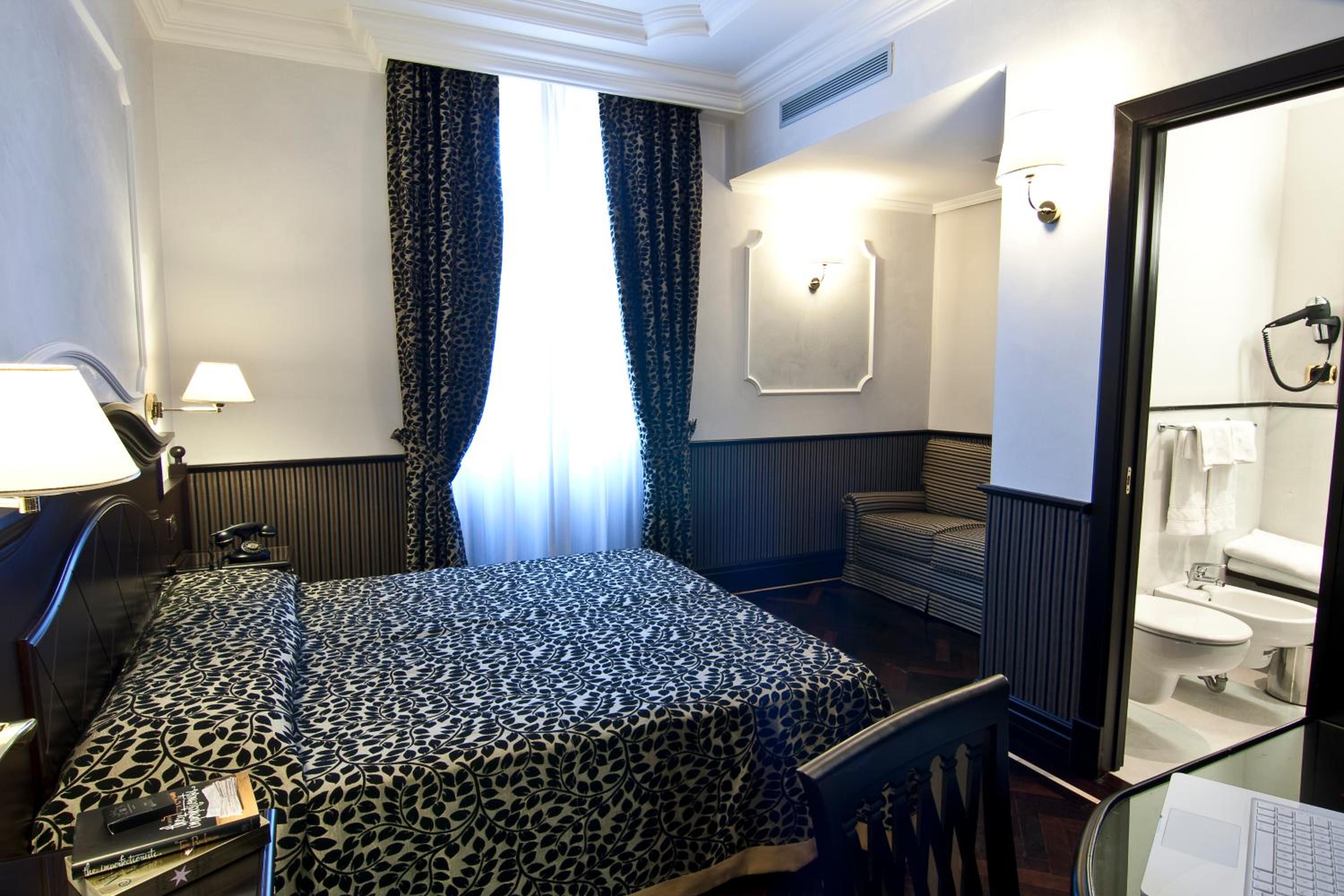 Standard Triple Room photo 2